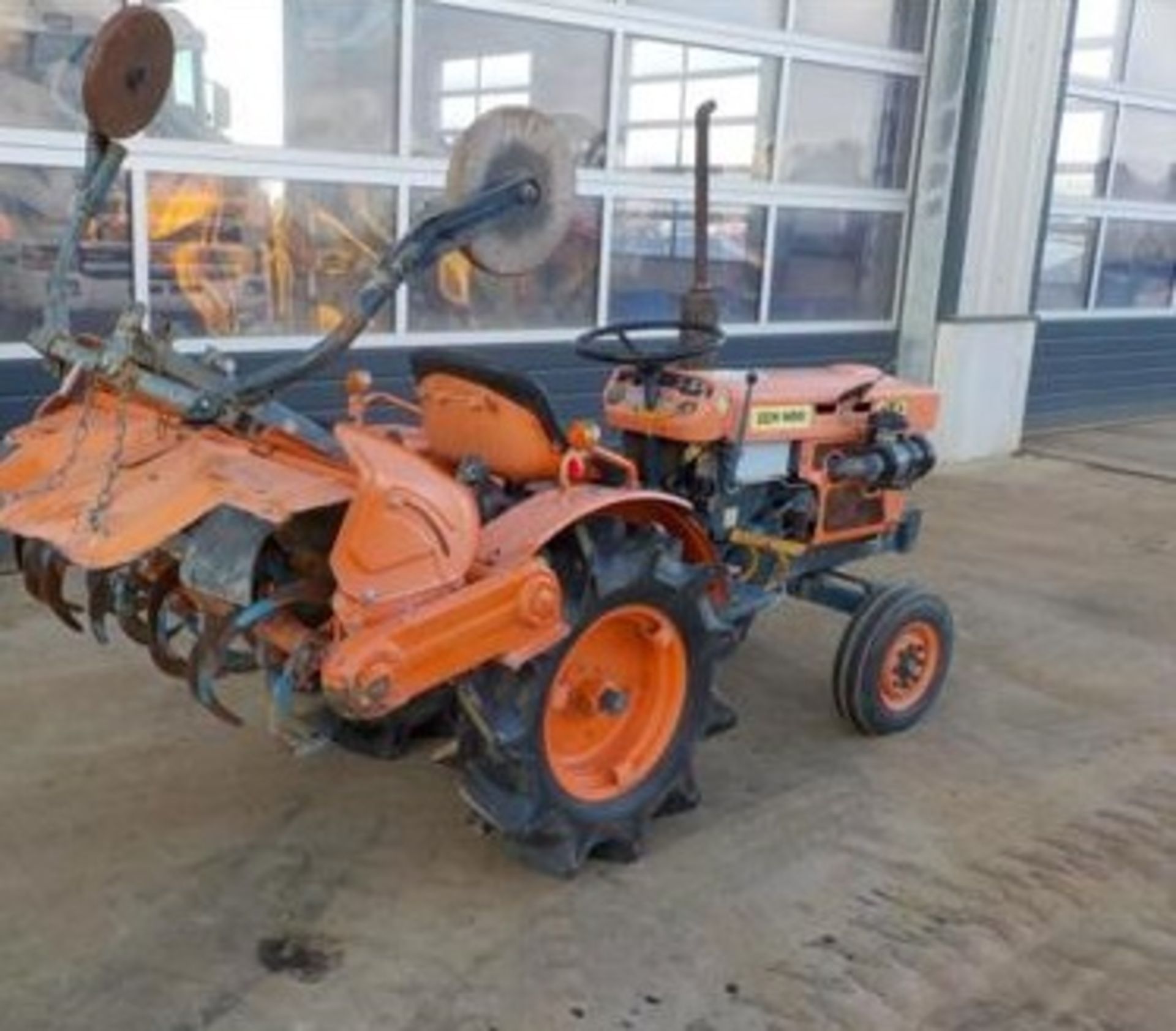 KUBOTA 4X4 DIESEL TRACTOR, DELIVERY ANYWHERE UK £300 *PLUS VAT* - Image 6 of 6