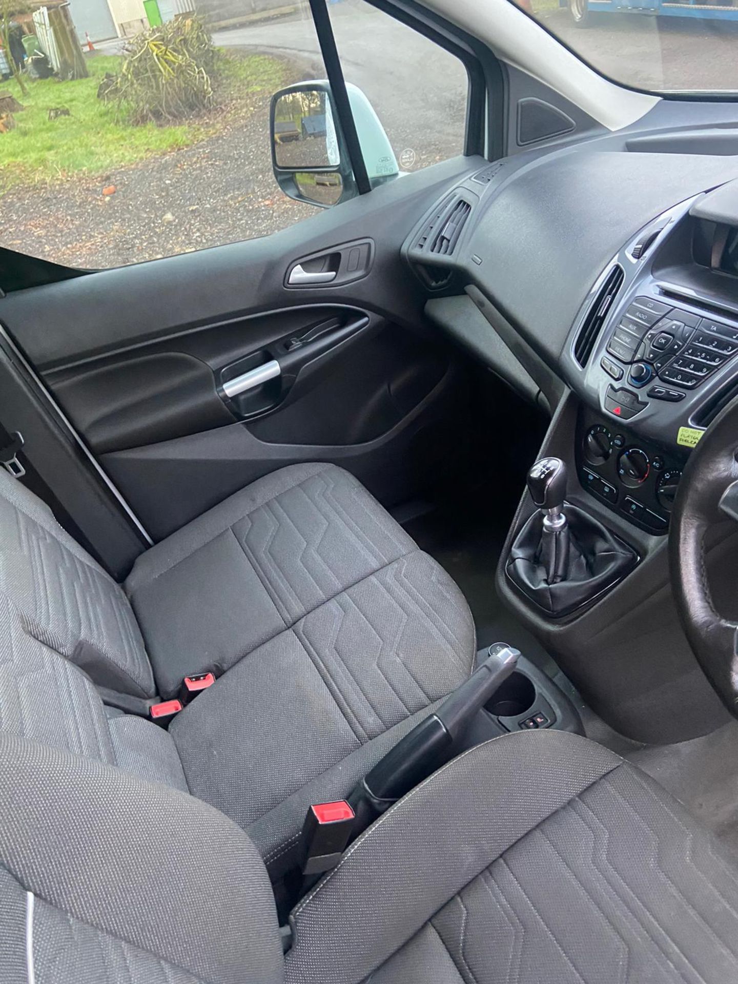 2016/16 REG FORD TRANSIT CONNECT 240 LIMITED 1.5 DIESEL LWB PANEL VAN, SHOWING 2 FORMER KEEPERS - Image 10 of 12