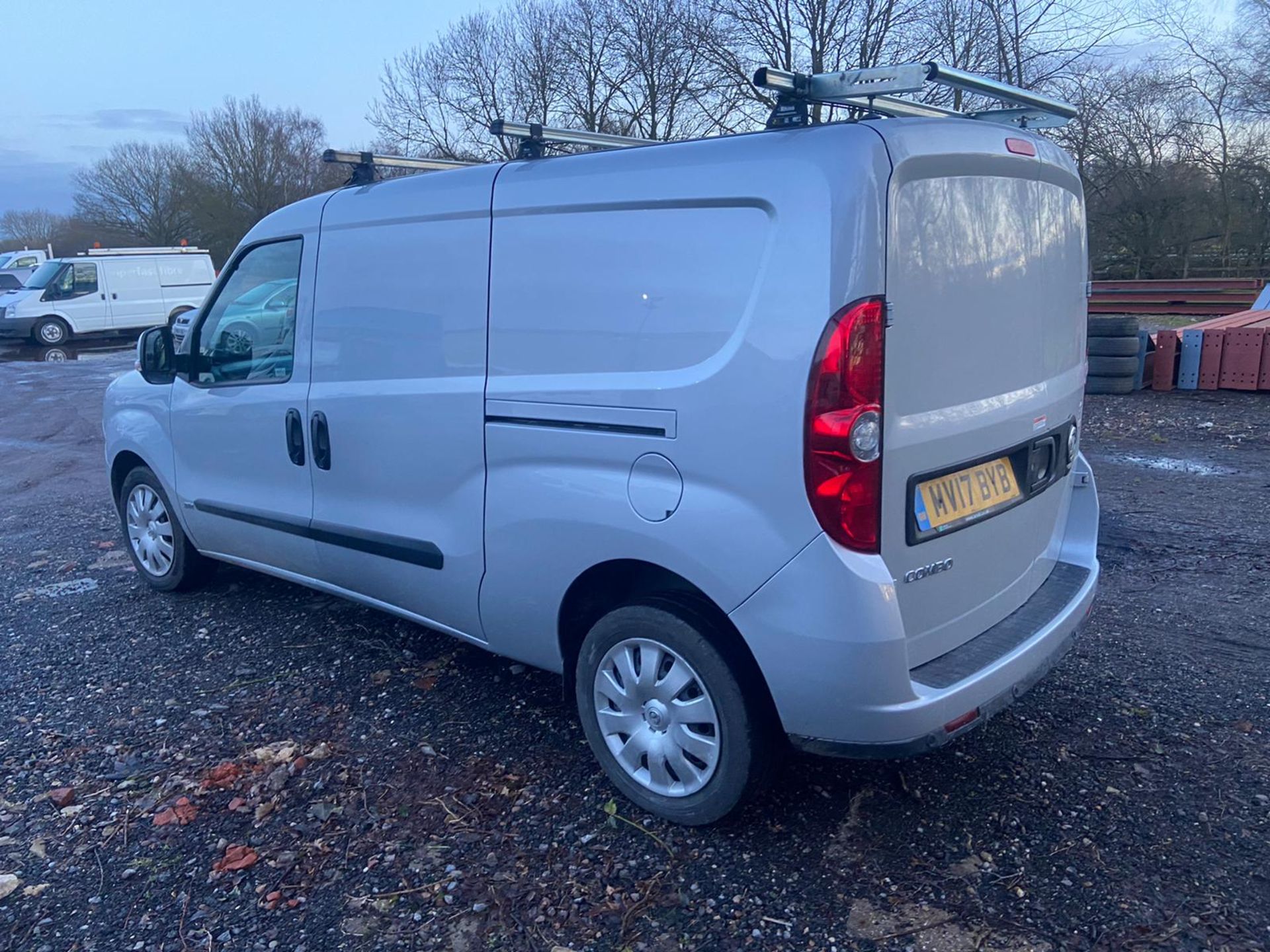 2017/17 REG VAUXHALL COMBO 2300 SPORT CDTI ECO 1.25 DIESEL PANEL VAN, SHOWING 0 FORMER KEEPERS - Image 5 of 11