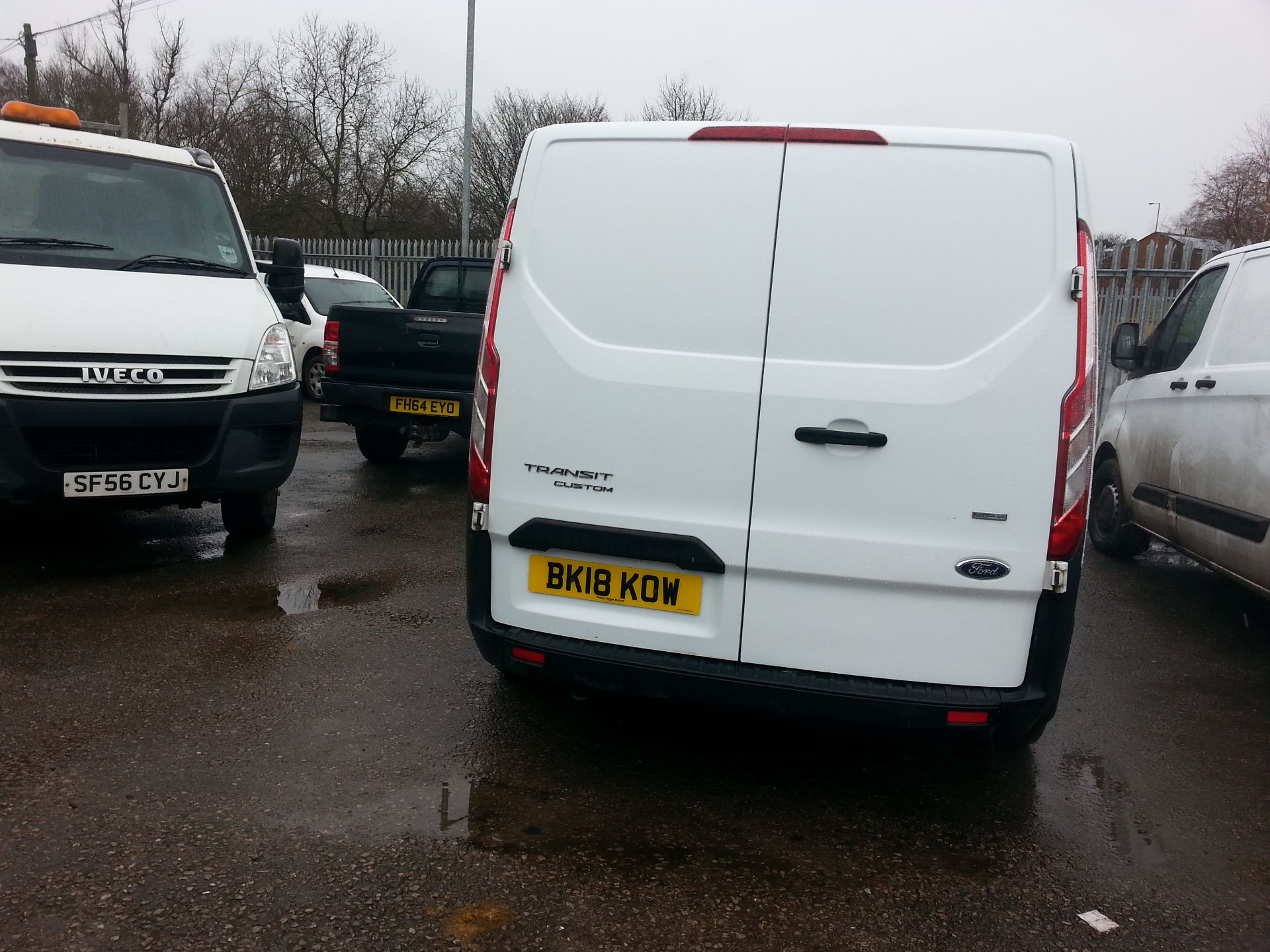 2018/18 REG FORD TRANSIT CUSTOM 300 BASE 2.0 DIESEL WHITE PANEL VAN, SHOWING 0 FORMER KEEPERS - Image 4 of 9