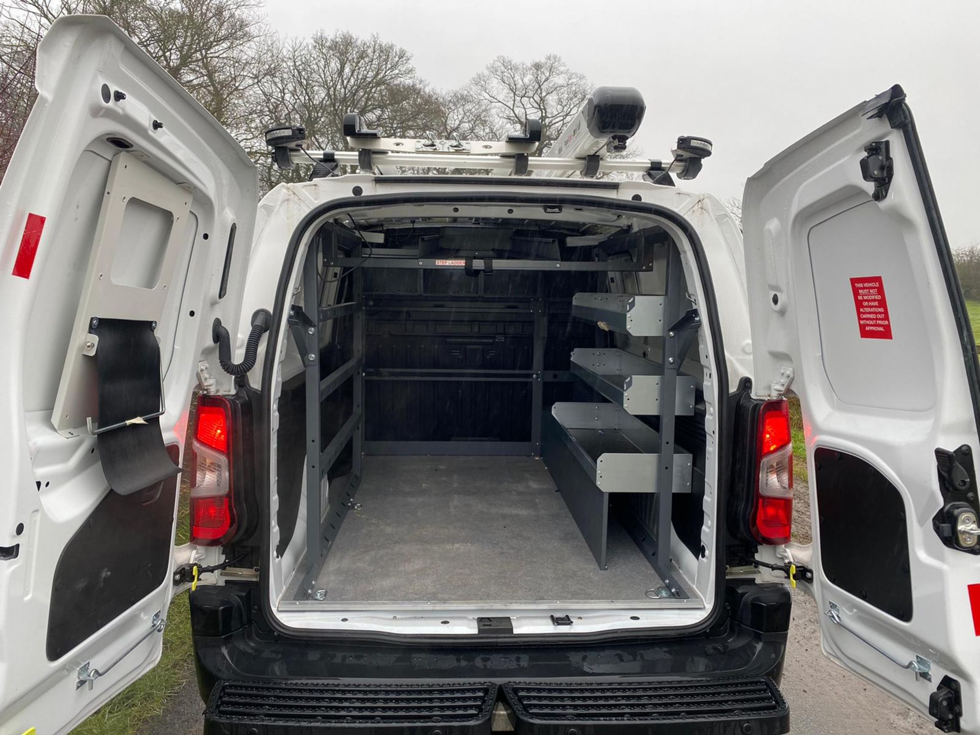 2019/19 REG VAUXHALL COMBO 2300 EDITION LWB 1.6 DIESEL PANEL VAN, SHOWING 0 FORMER KEEPERS *PLUS VAT - Image 8 of 14