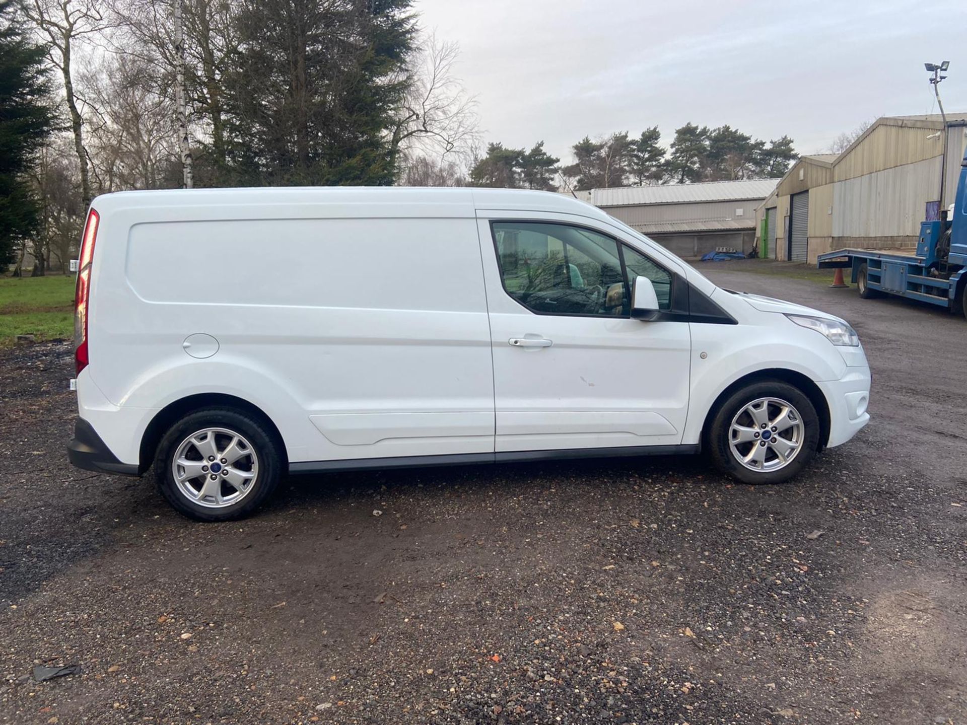 2016/16 REG FORD TRANSIT CONNECT 240 LIMITED 1.5 DIESEL LWB PANEL VAN, SHOWING 2 FORMER KEEPERS - Image 8 of 12