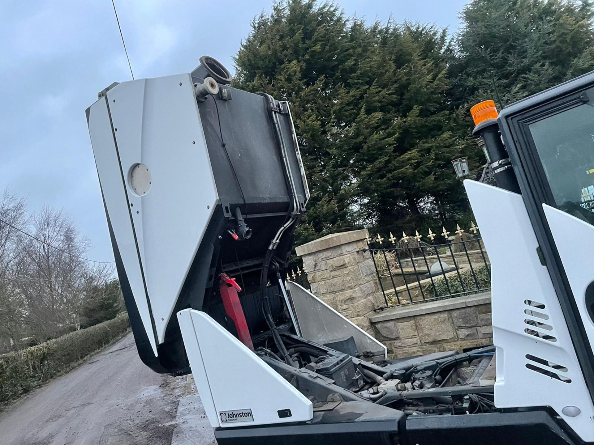 2013/62 REG JOHNSTON SWEEPER / STREET CLEANSING MACHINE, RUNS, DRIVES AND SWEEPS *PLUS VAT* - Image 10 of 11