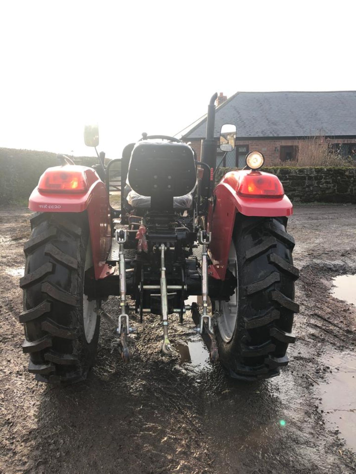 UNUSED ZOOM 604 4WD TRACTOR *PLUS VAT* - Image 8 of 9