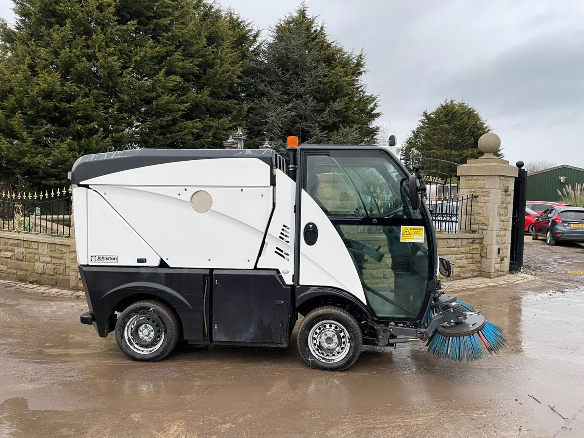 2013/62 REG JOHNSTON SWEEPER / STREET CLEANSING MACHINE, RUNS, DRIVES AND SWEEPS *PLUS VAT* - Image 5 of 11