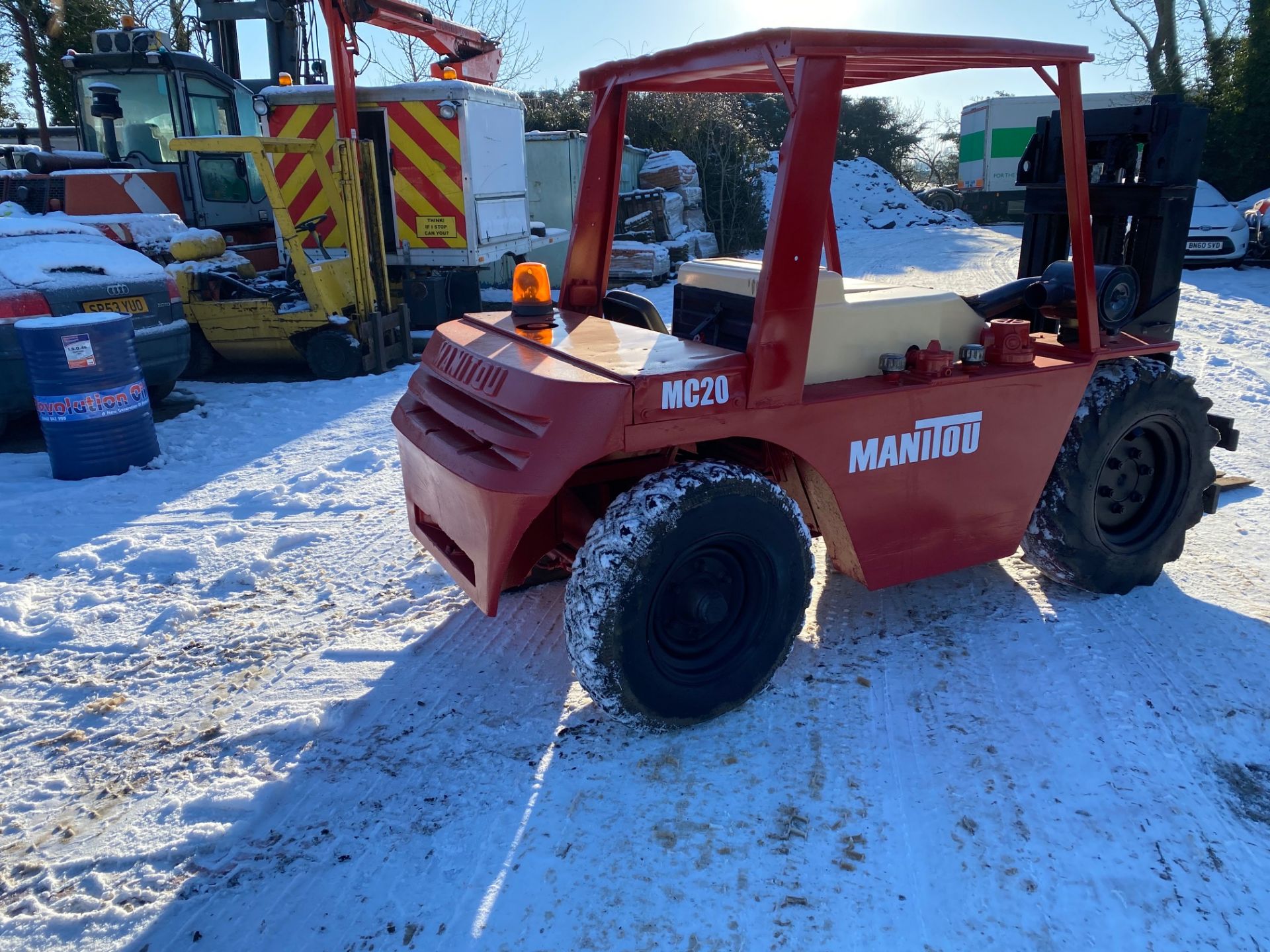 97 Manitou 2 ton diesel forklift, Perkins 4 cylinder engine, hydrostatic drive, 2WD *PLUS VAT* - Image 3 of 7