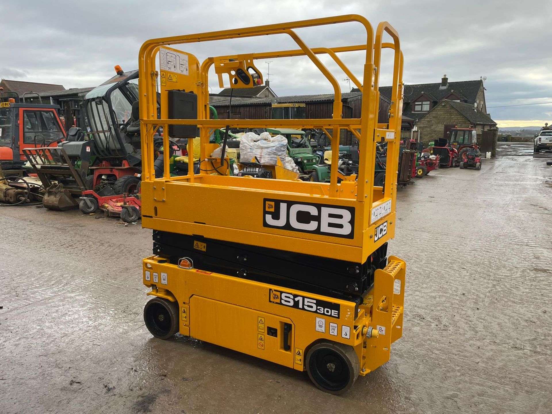 2019 JCB S1530E ELECTRIC SCISSOR LIFT, DRIVES AND LIFTS, CLEAN MACHINE, EX DEMO CONDITION *PLUS VAT* - Image 4 of 4