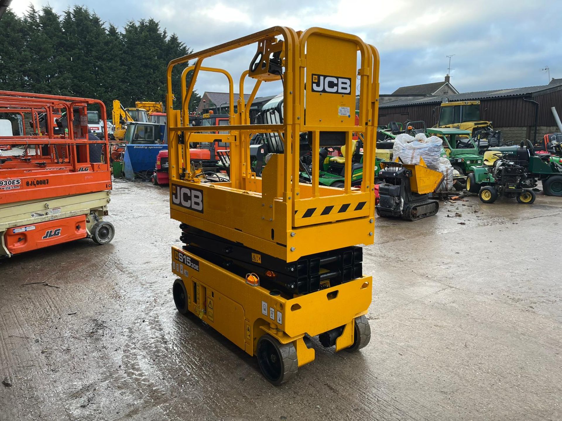 2019 JCB S1530E ELECTRIC SCISSOR LIFT, DRIVES AND LIFTS, CLEAN MACHINE, EX DEMO CONDITION *PLUS VAT* - Image 2 of 6