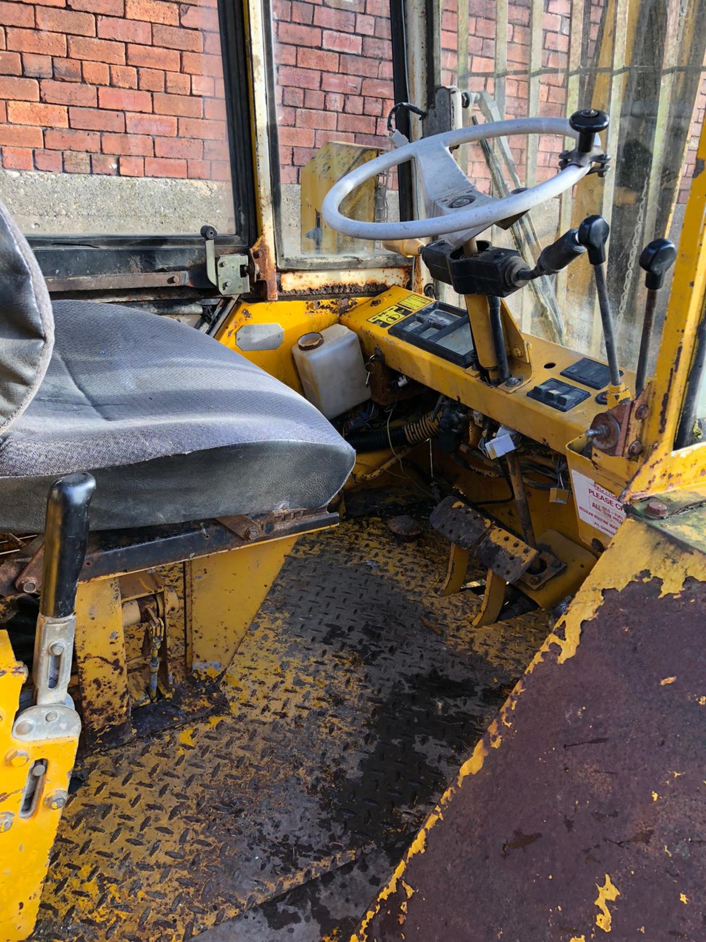 JCB 926 4X4 FORKLIFT, TRIPLE MAST, PERKINS ENGINE, RUNS, DRIVES AND LIFTS *NO VAT* - Image 6 of 7