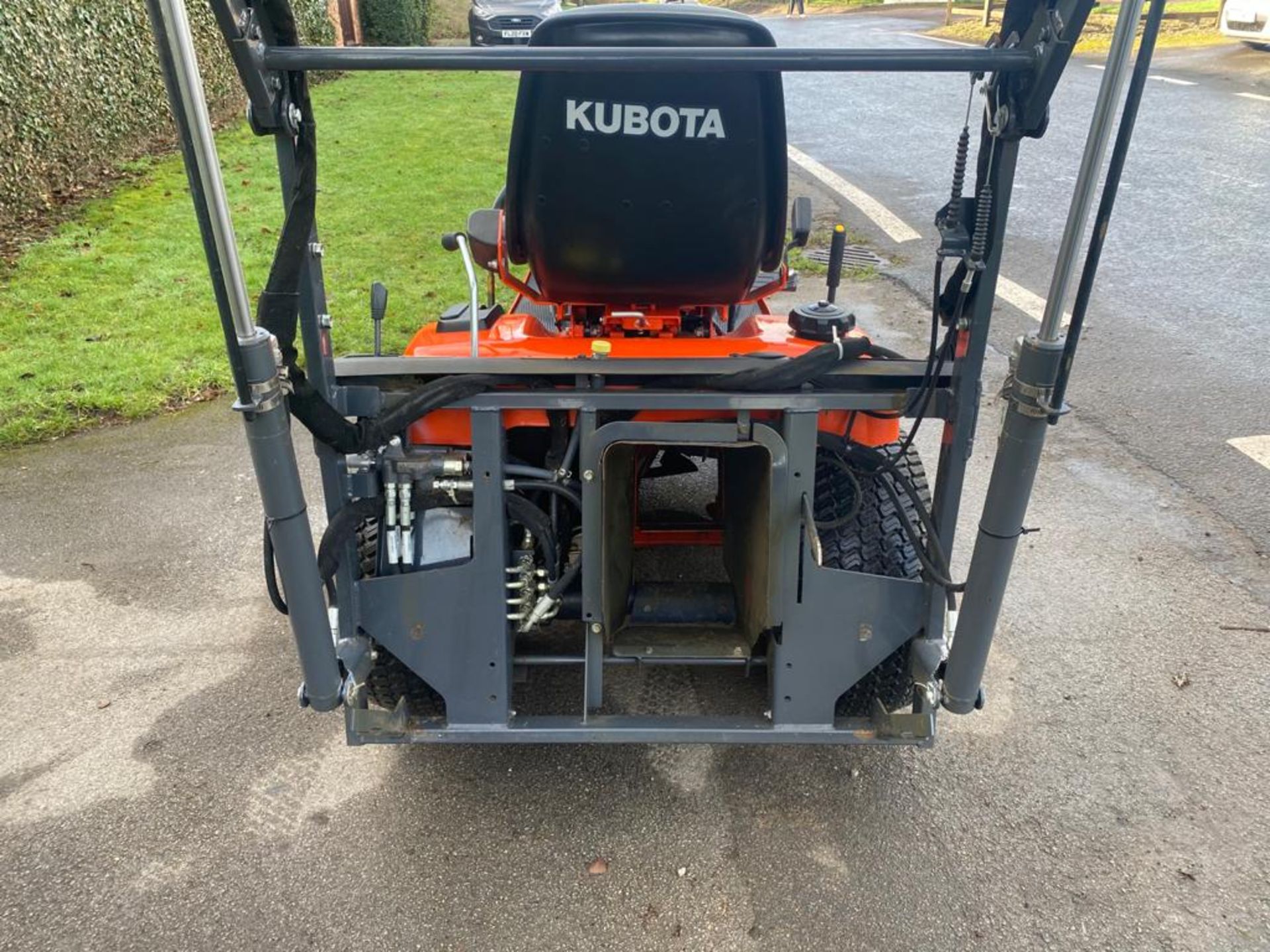 KUBOTA G21E RIDE ON MOWER, ONLY 46 HOURS, YEAR 2018, HIGH LIFT COLLECTOR, EX DEMO *PLUS VAT* - Image 7 of 8