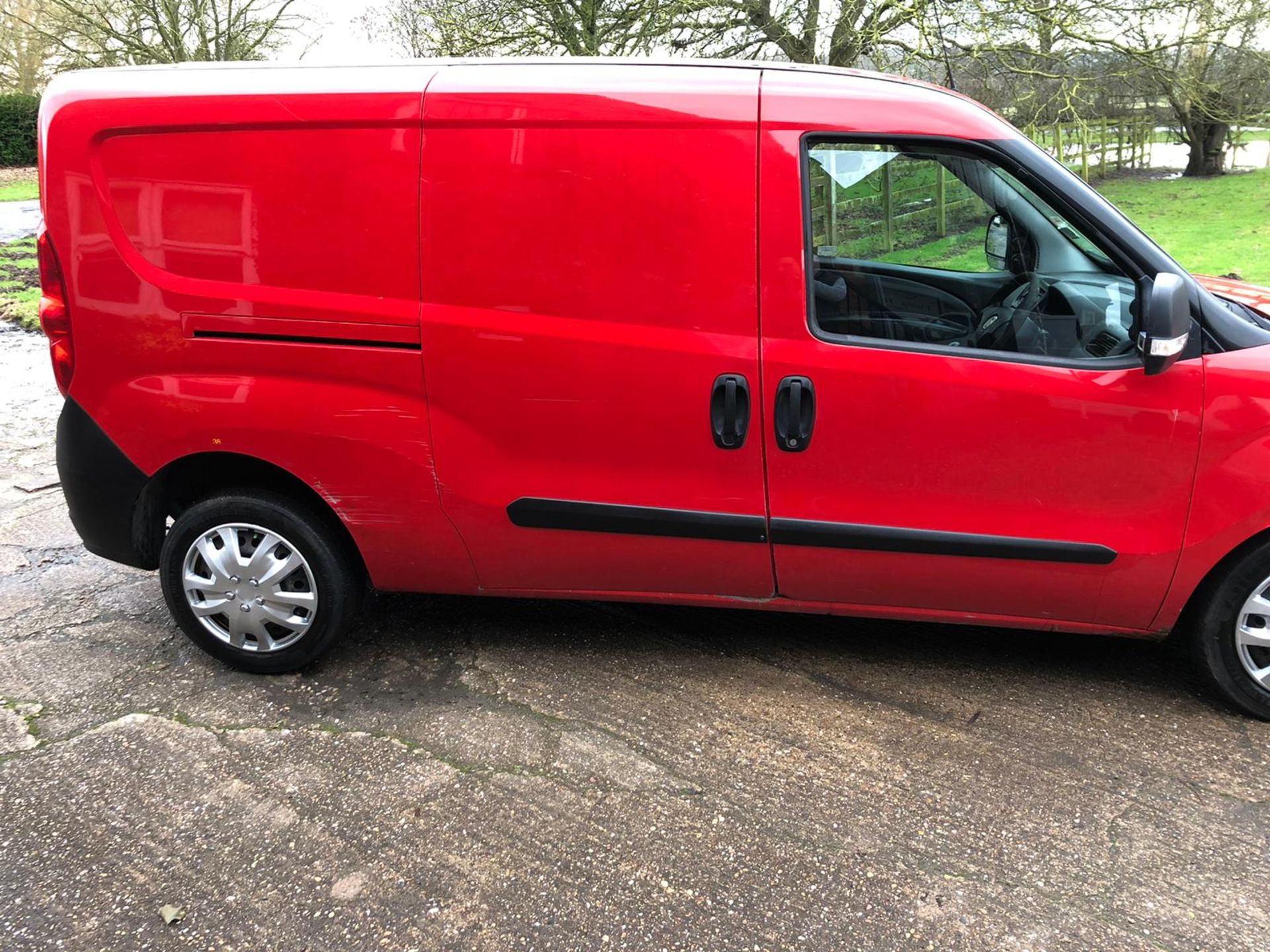 2014/14 REG FIAT DOBLO 16V MULTIJET 1.25 DIESEL RED PANEL VAN, SHOWING 0 FORMER KEEPER *PLUS VAT* - Image 7 of 11