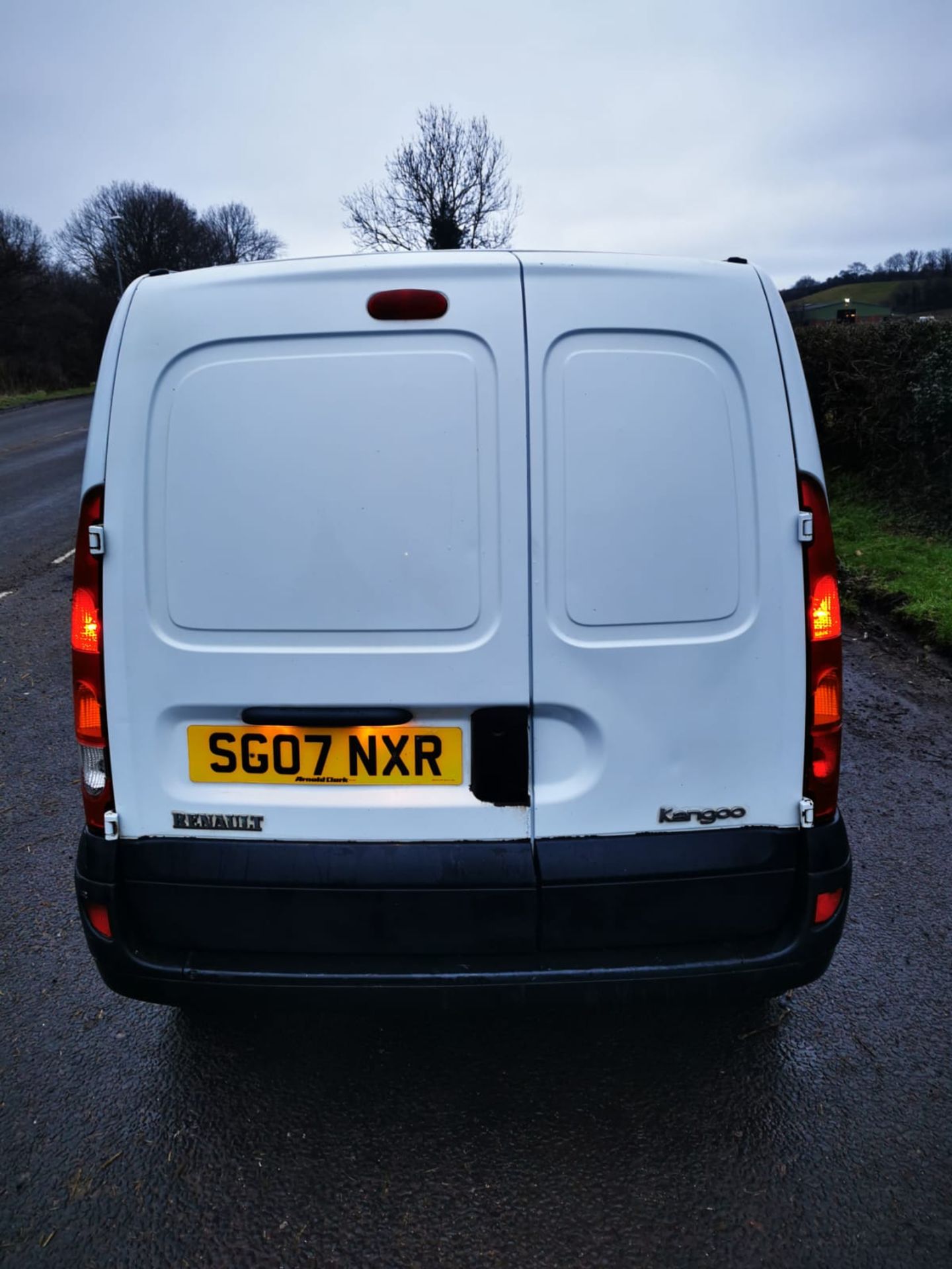 2007/07 REG RENAULT KANGOO SL17 DCI 70 1.5 DIESEL WHITE VAN, SHOWING 5 FORMER KEEPERS *NO VAT* - Image 5 of 17