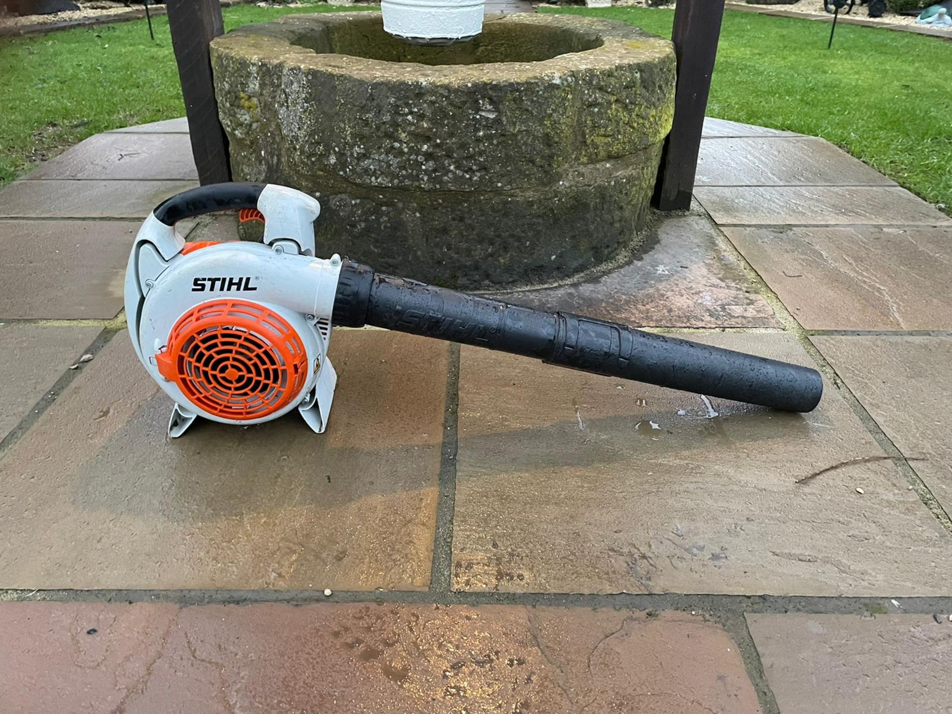 STIHL BG86C-E LEAF BLOWER, RUNS AND WORKS, CLEAN MACHINE, BOUGHT BRAND NEW 2 YEARS AGO *NO VAT* - Image 4 of 4