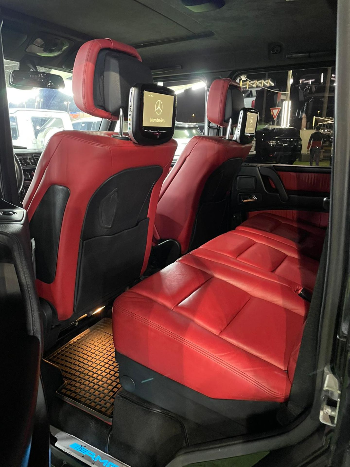 2011 MERCEDES G WAGON G55 changed to a 2020 G63 look Full outside exterior complete package !! - Image 23 of 36