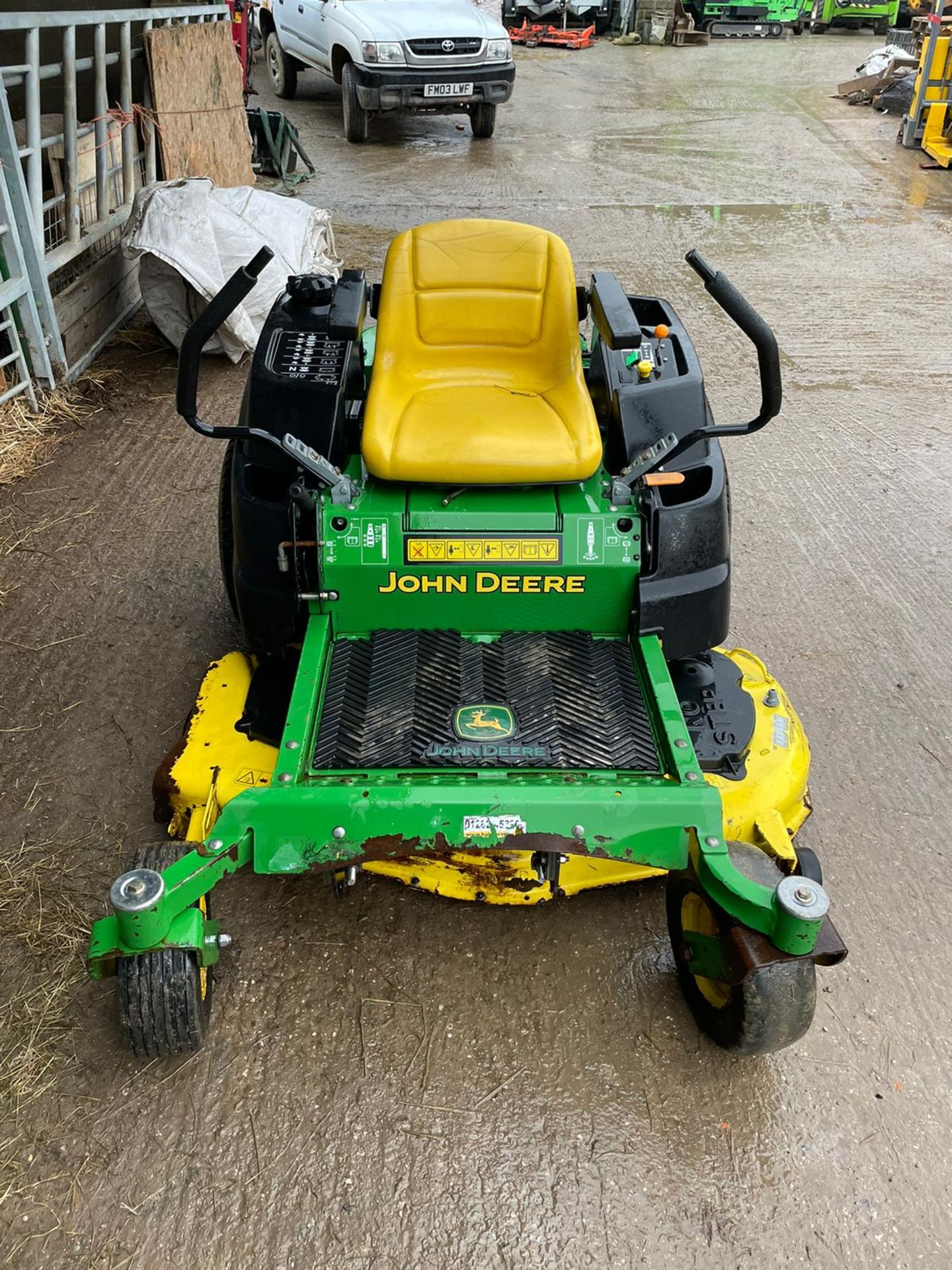 2014 JOHN DEERE Z435 ZERO TURN MOWER, SOLD NEW IN 2015, RUNS, DRIVES AND CUTS, GOOD CONDITION - Image 2 of 8