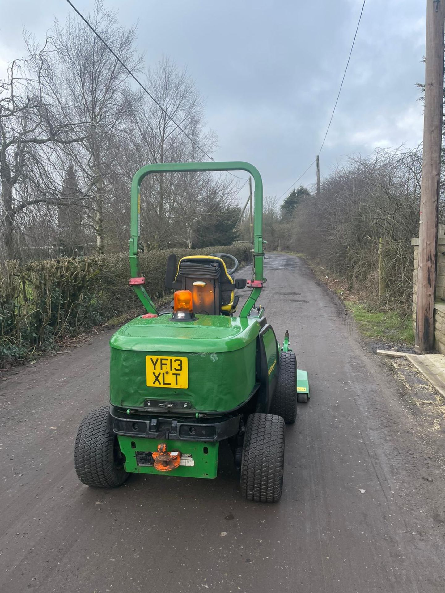 2013 JOHN DEERE 1545 RIDE ON LAWN MOWER, RUNS WORKS AND CUTS WELL *PLUS VAT* - Image 6 of 9