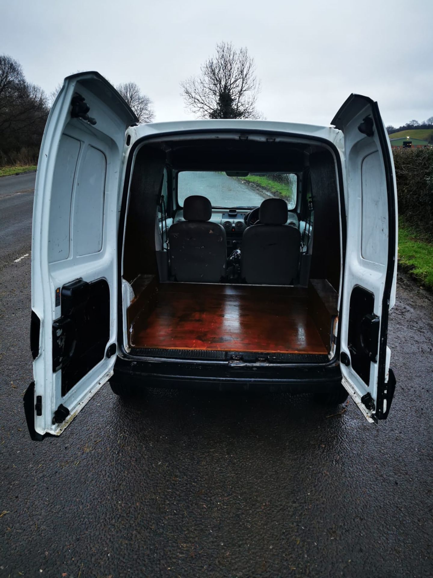 2007/07 REG RENAULT KANGOO SL17 DCI 70 1.5 DIESEL WHITE VAN, SHOWING 5 FORMER KEEPERS *NO VAT* - Image 9 of 17