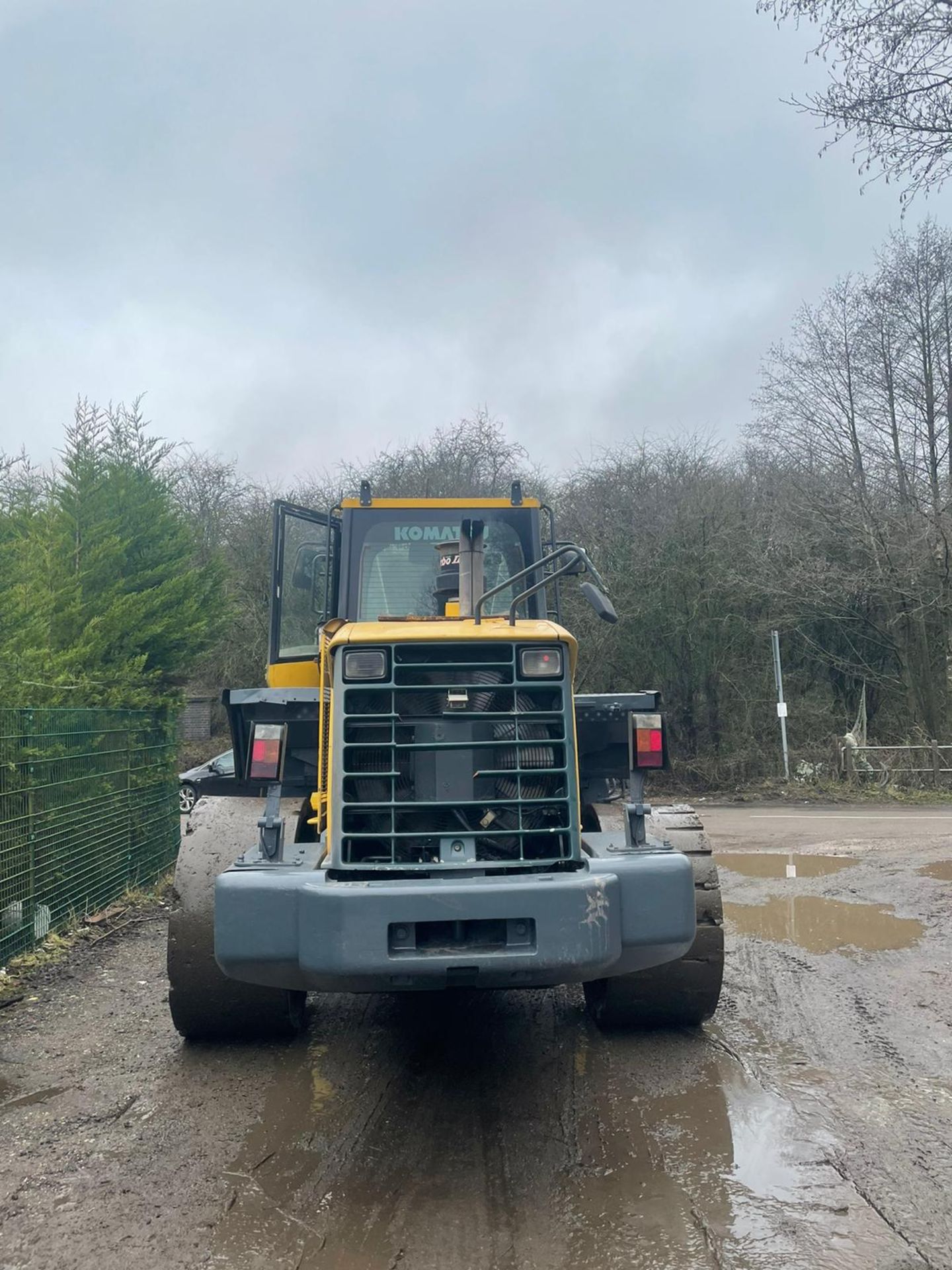 KOMATSU WA430 LOADING SHOVEL, HIGH TIP BUCKET, AUTO GREASING, SOLID TYRES, YEAR 2009 *PLUS VAT* - Image 6 of 8