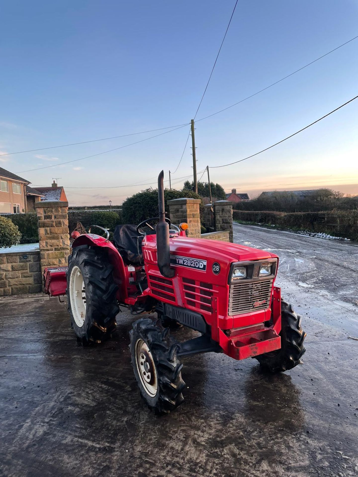 YANMAR YM2820D TRACTOR, 4 WHEEL DRIVE, WITH ROTATOR, RUNS AND WORKS, 3 POINT LINKAGE *PLUS VAT* - Image 3 of 8