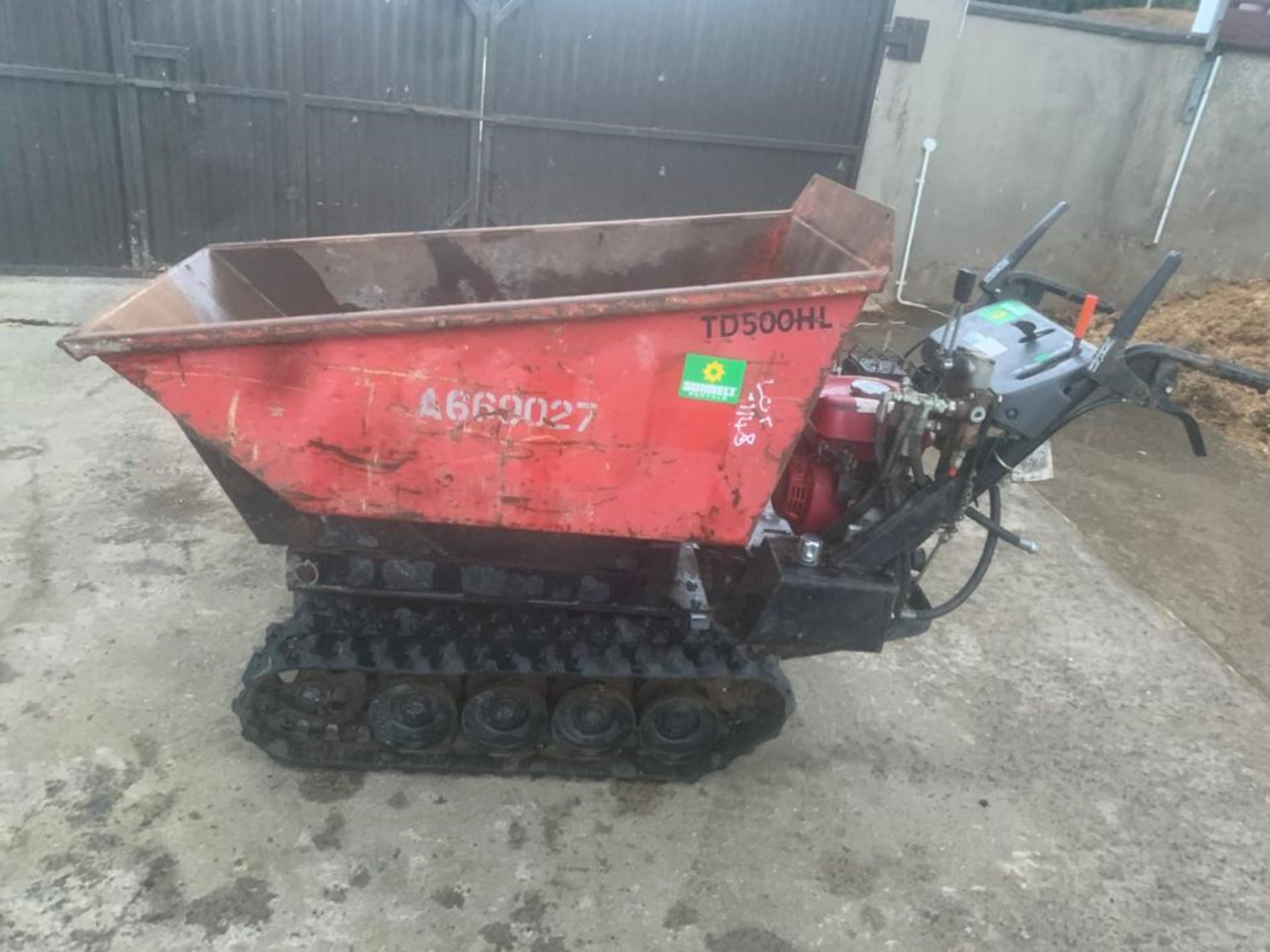 HONDA PETROL HI TIP TRACKED DUMPER, DELIVERY ANYWHERE UK £150 *PLUS VAT* - Image 3 of 7