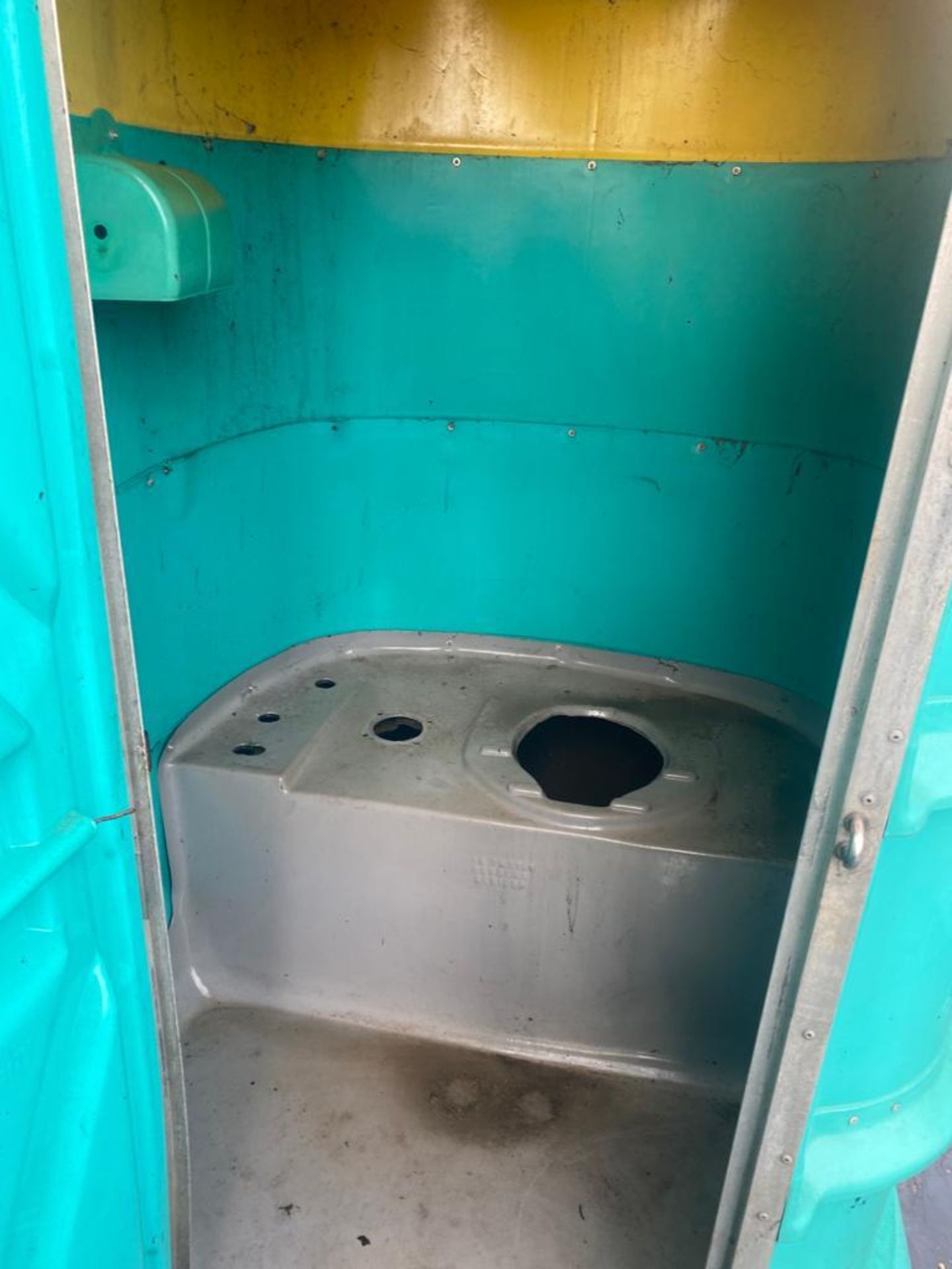 PORTALOO TOILET BLOCK, GOOD CONDITION, MISSING TOILET AS SEEN IN PHOTOS *PLUS VAT* - Image 4 of 4