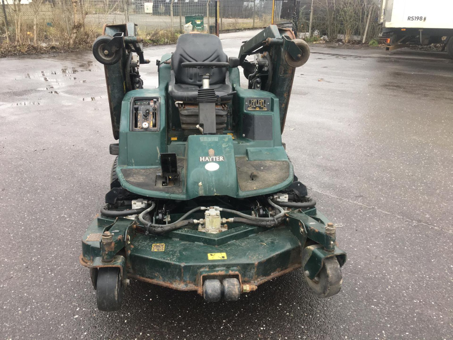 2003/03 REG HAYTER R314 4WD HYDROSTATIC RIDE ON DIESEL GREEN BAT WING WIDE AREA LAWN MOWER *NO VAT* - Image 4 of 15