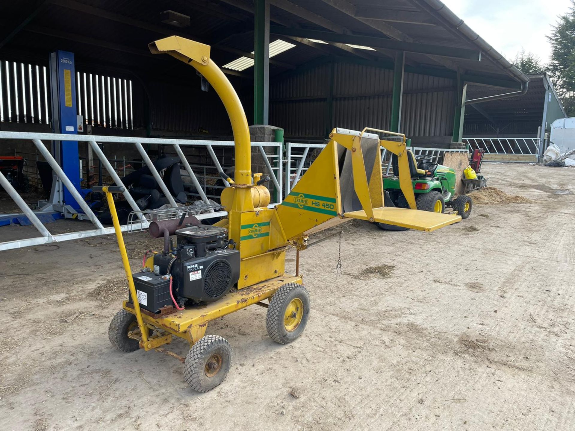 CRAMER HS450 WOOD CHIPPER, RUNS AND WORKS, 18HP KOHLER V TWIN ENGINE *NO VAT* - Image 4 of 7