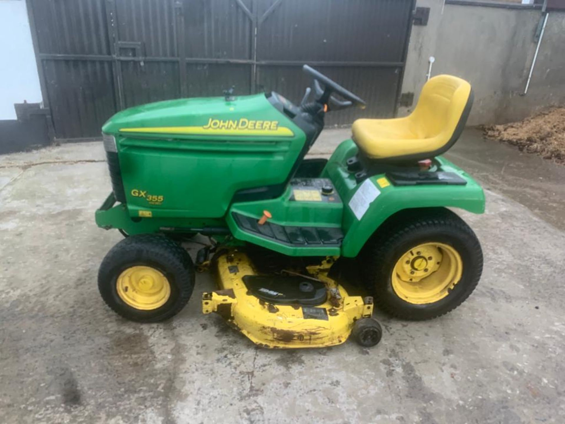 JOHN DEERE DIESEL GX355 RIDE ON DIESEL LAWN MOWER, DELIVERY ANYWHERE UK £150 *PLUS VAT* - Image 3 of 9