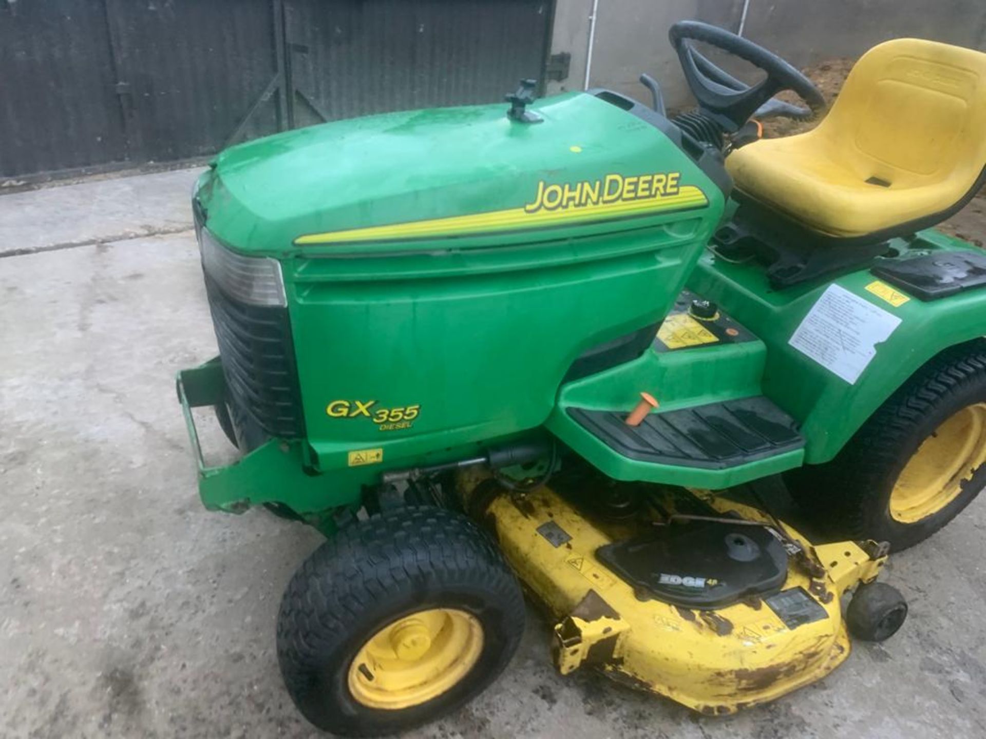 JOHN DEERE DIESEL GX355 RIDE ON DIESEL LAWN MOWER, DELIVERY ANYWHERE UK £150 *PLUS VAT* - Image 7 of 9