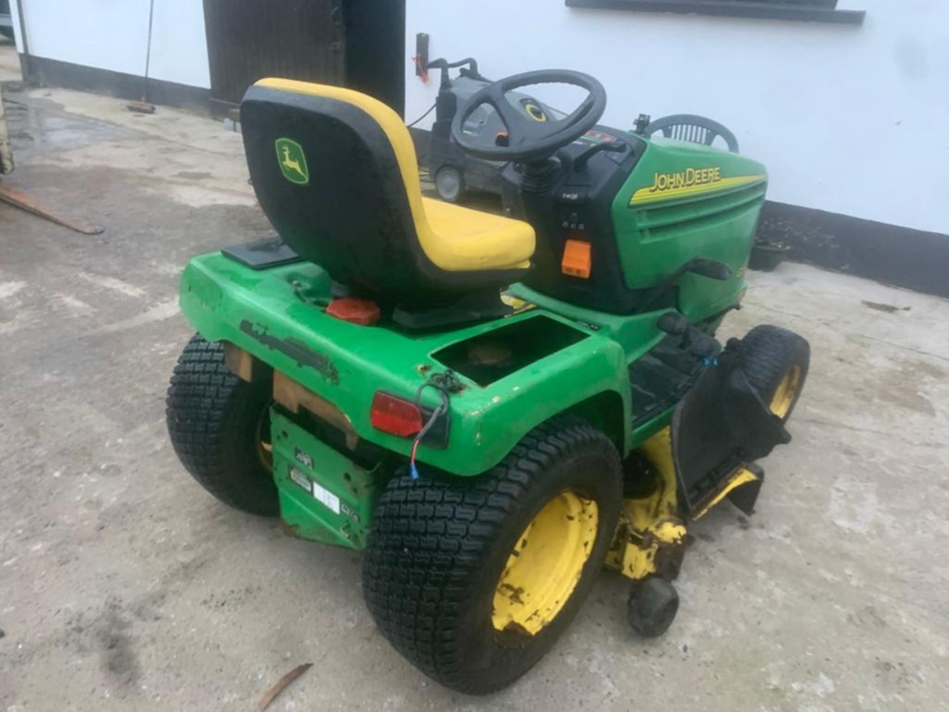 JOHN DEERE DIESEL GX355 RIDE ON DIESEL LAWN MOWER, DELIVERY ANYWHERE UK £150 *PLUS VAT* - Image 8 of 9