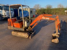 1995 PEL JOB EB12.4 MINI DIGGER, COMES WITH 3 BUCKETS, STARTS, RUNS AND OPERATES, NEW BATTERY FITTED