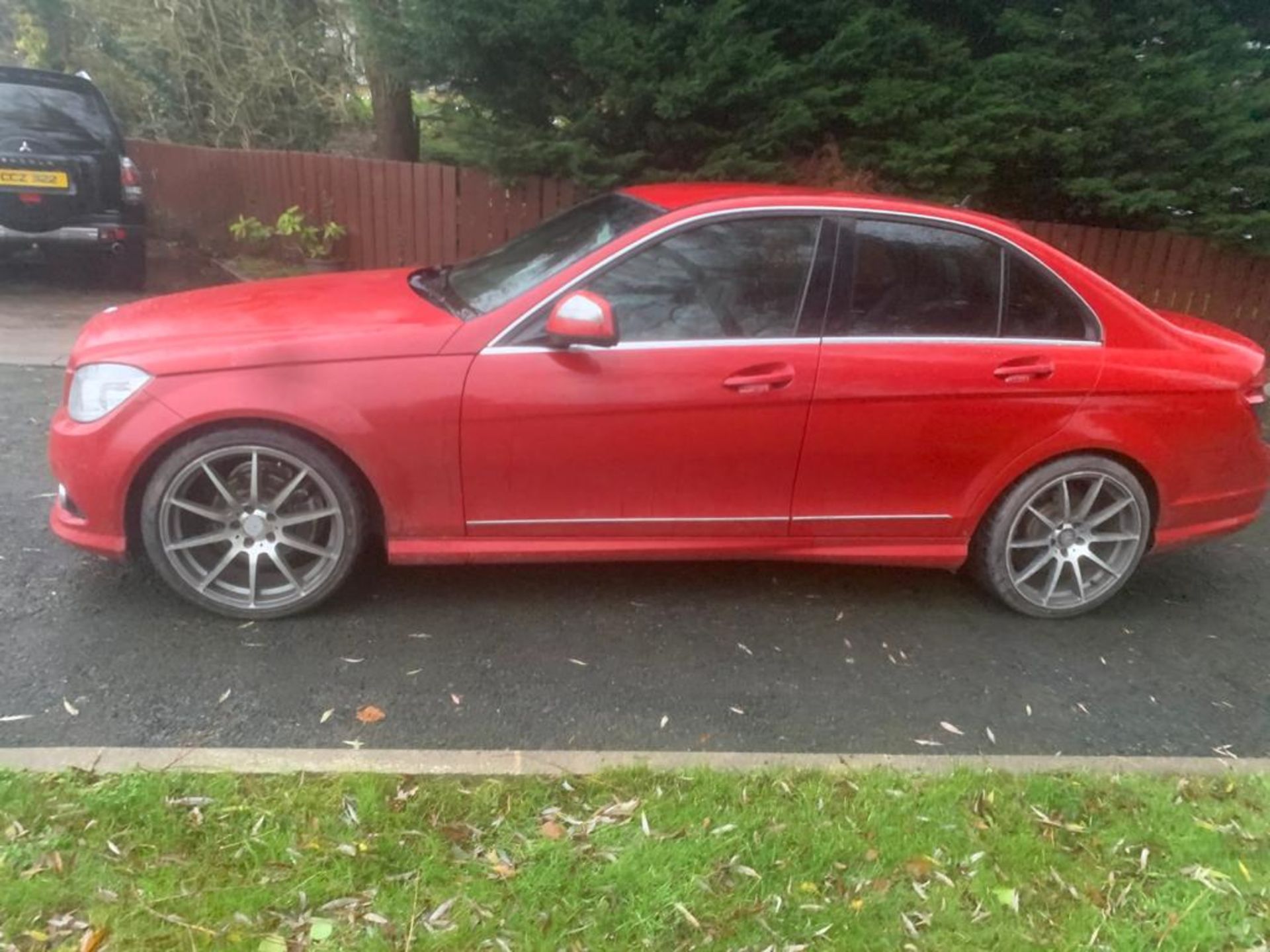 2009 MERCEDES C200 SPORT CDI AUTOMATIC 2.2 DIESEL RED 4 DOOR SALOON, SHOWING 2 FORMER KEEPERS - Image 4 of 12