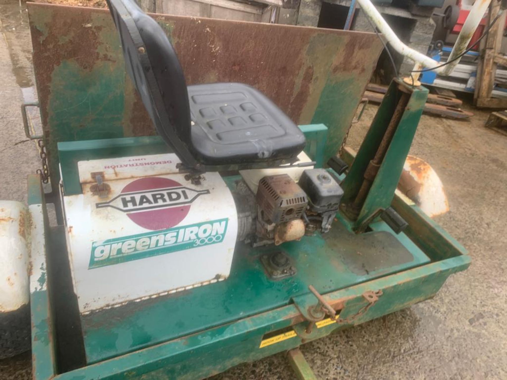 WOODS BAY GREENS IRON 3000 ROLLER, DELIVERY ANYWHERE UK £300 *PLUS VAT* - Image 6 of 8
