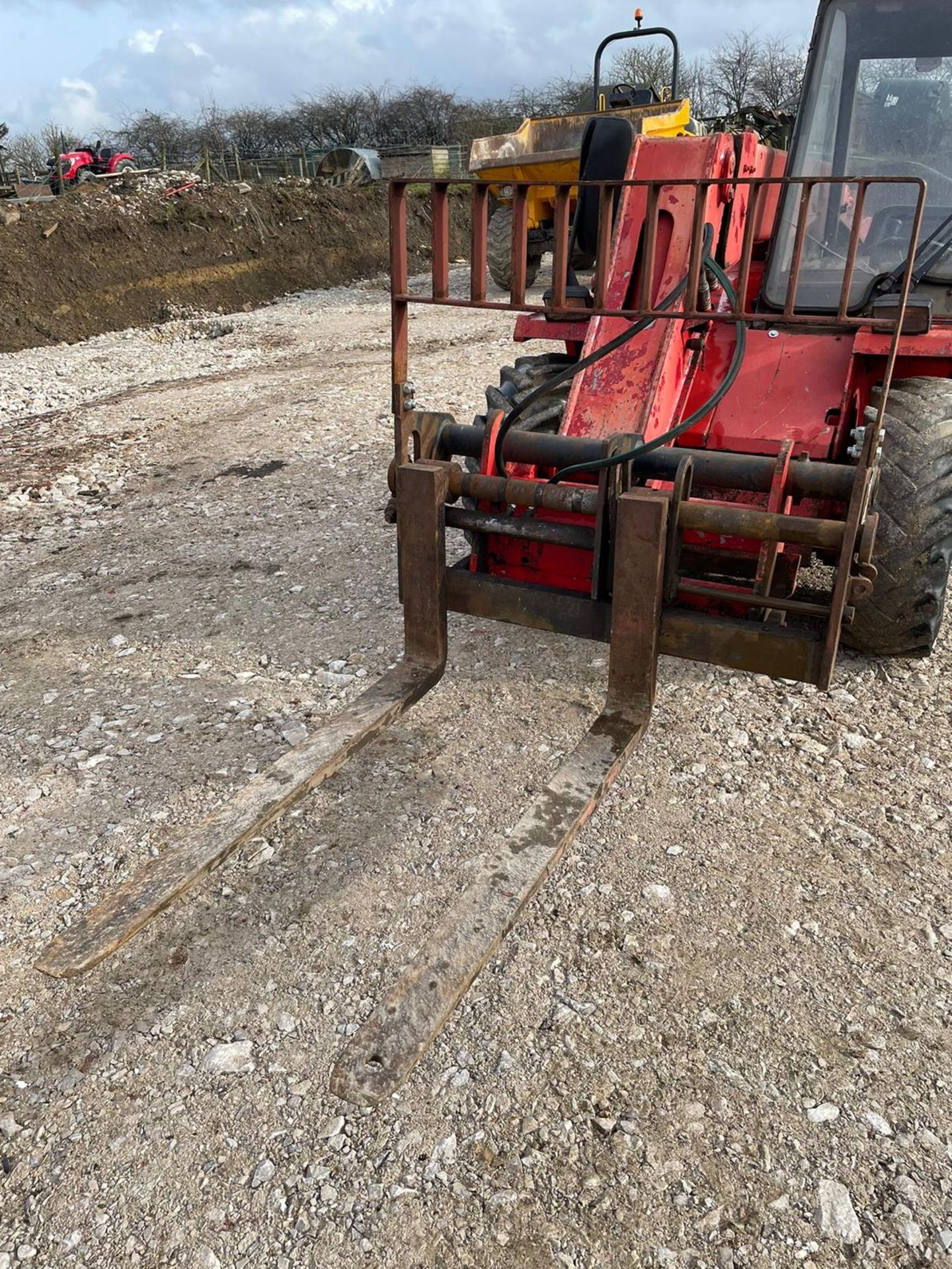 MANITOU BUGGISCOPICS FORKLIFT, RUNS, DRIVES AND LIFTS, IN USED BUT GOOD CONDITION *PLUS VAT* - Image 6 of 8