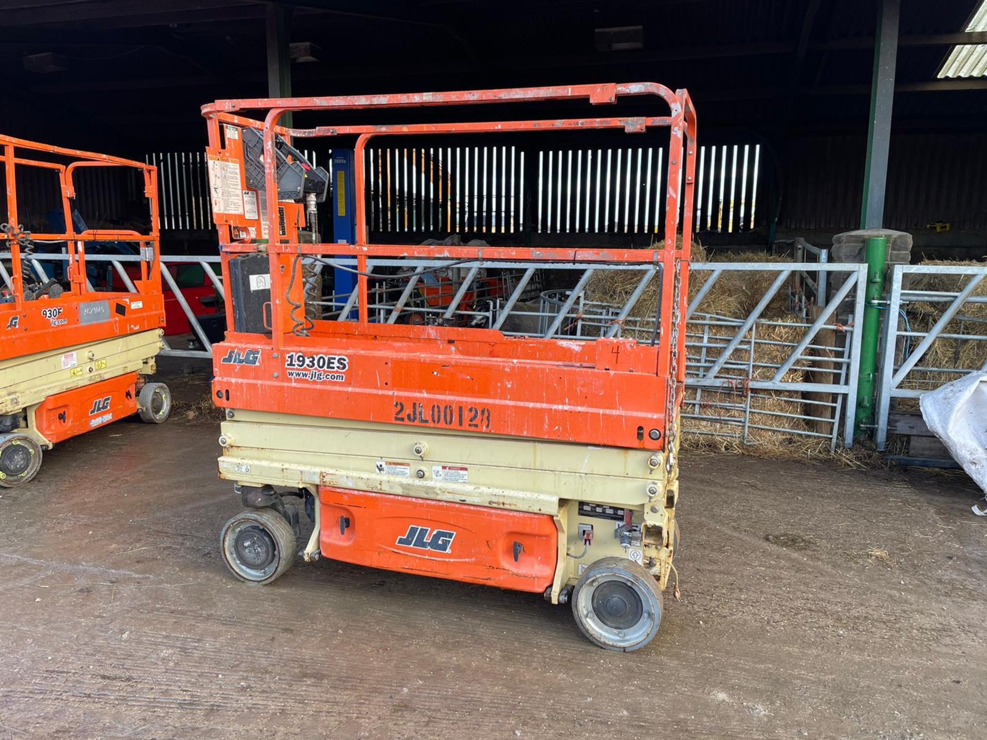 2016 JLG 1930ES ELECTRIC SCISSOR LIFT, RUNS AND DRIVES, CLEAN MACHINE, LOW 212 HOURS *PLUS VAT* - Image 2 of 6