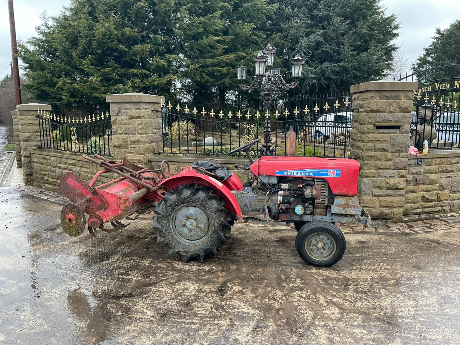 SHIBAURA COMPACT TRACTOR, RUNS AND DRIVES, COULD DO WITH A NEW BATTERY *NO VAT*