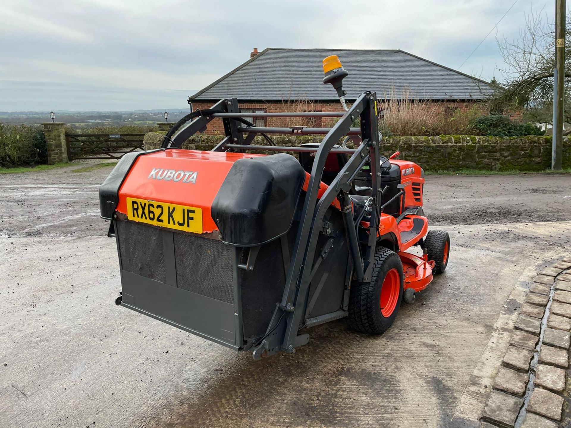 2013/62 KUBOTA G23-II HD RIDE ON MOWER, RUNS, DRIVES, CUTS, CLEAN MACHINE, HIGH TIP DUMP *PLUS VAT* - Image 6 of 6