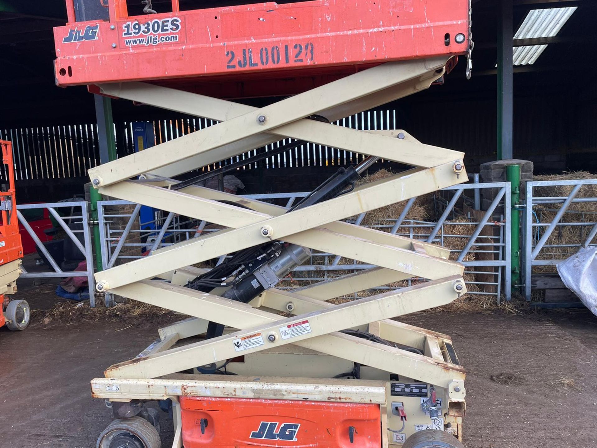 2016 JLG 1930ES ELECTRIC SCISSOR LIFT, RUNS AND DRIVES, CLEAN MACHINE, LOW 212 HOURS *PLUS VAT* - Image 5 of 6