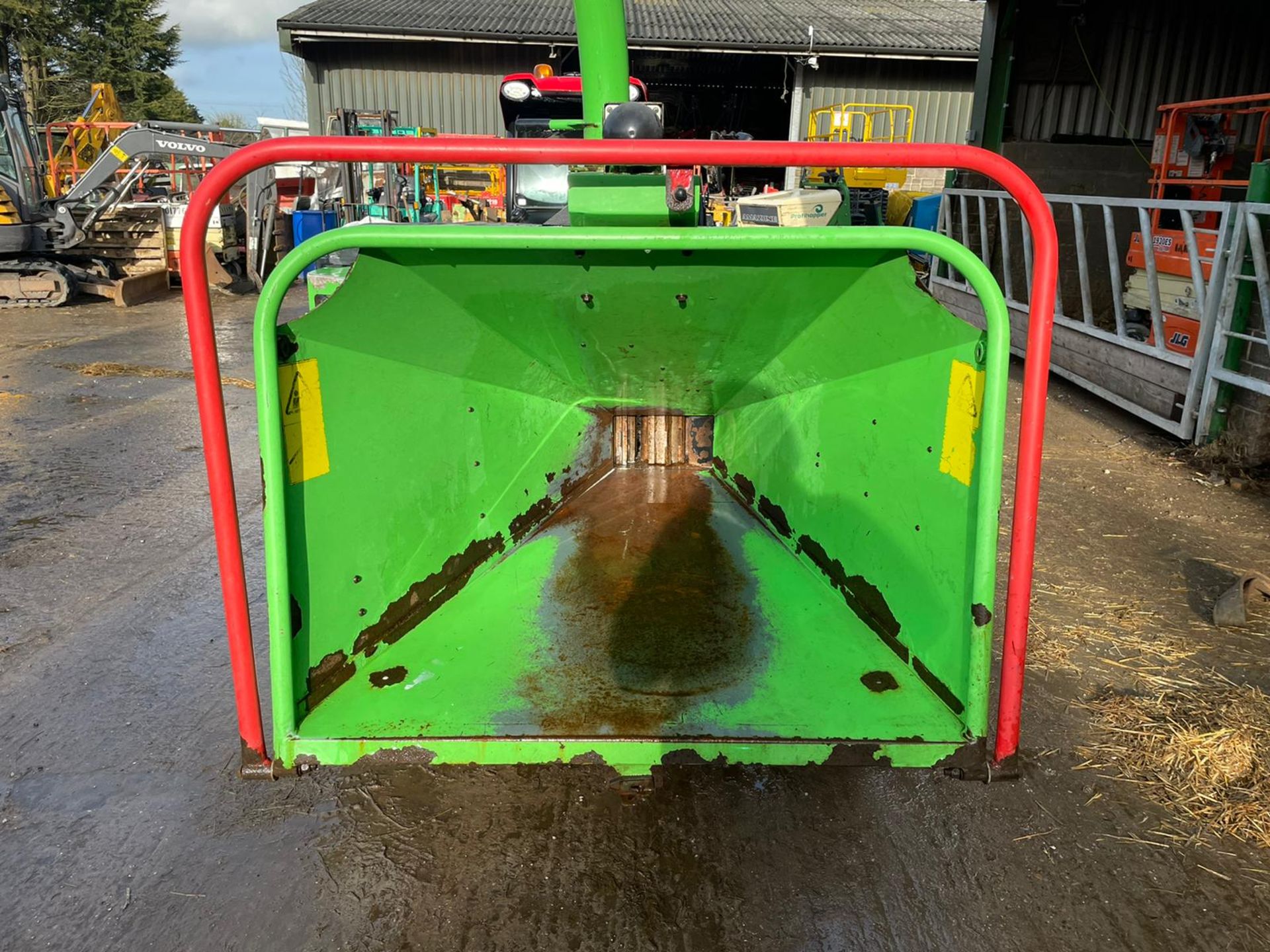 2011 GREENMECH QUADCHIP 160 SINGLE AXLE TOW BEHIND WOOD CHIPPER, RUNS AND WORKS *PLUS VAT* - Image 2 of 7