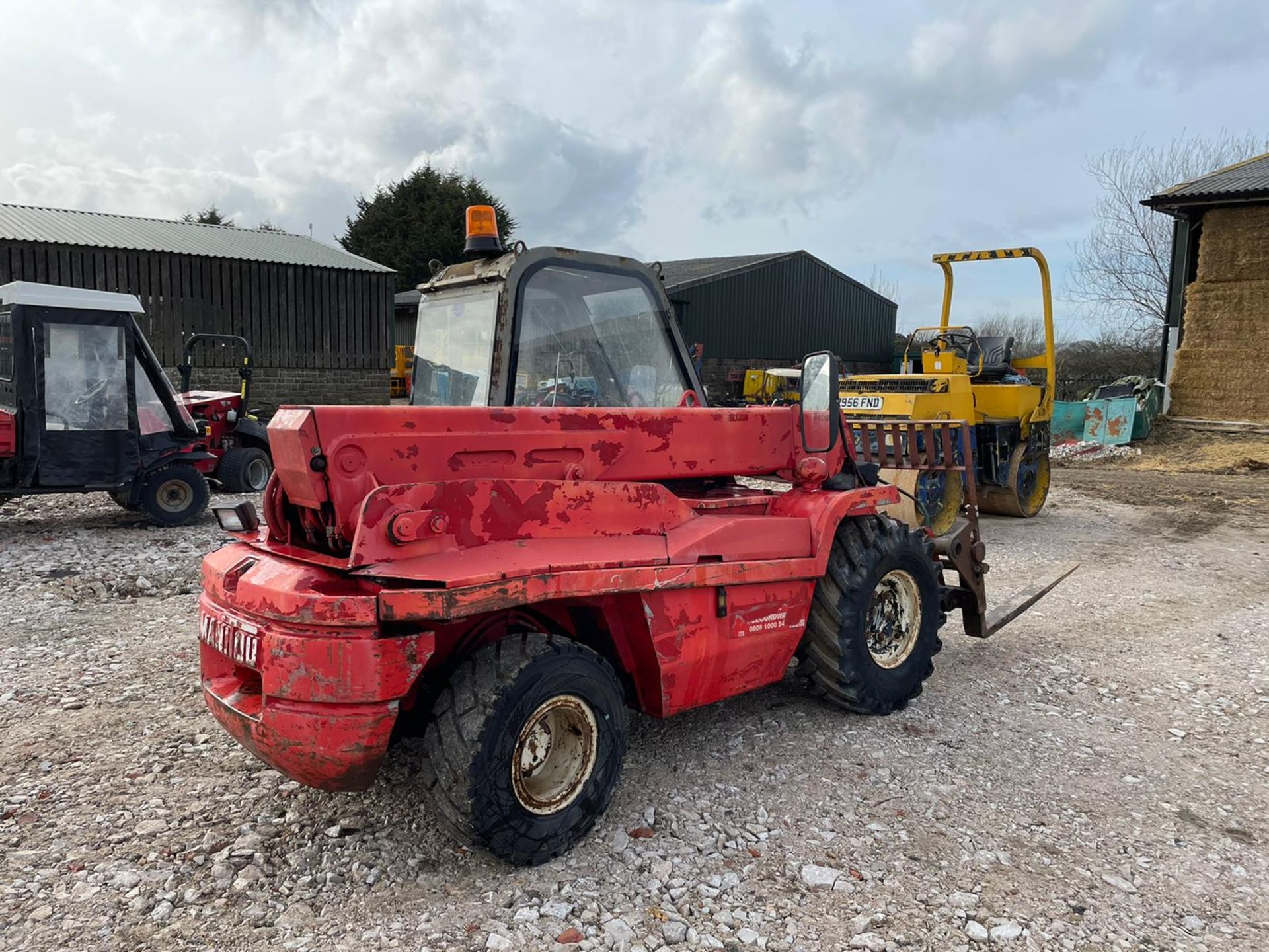 MANITOU BUGGISCOPICS FORKLIFT, RUNS, DRIVES AND LIFTS, IN USED BUT GOOD CONDITION *PLUS VAT* - Image 5 of 8