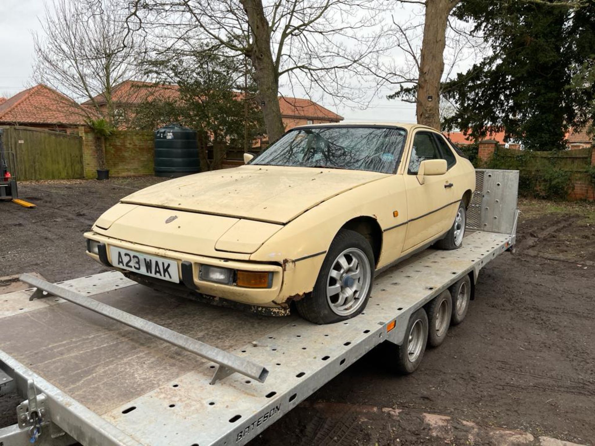 1983/A REG PORSCHE 924 2.0 PETROL BEIGE COUPE, V5 PRESENT *NO VAT* - Image 2 of 3