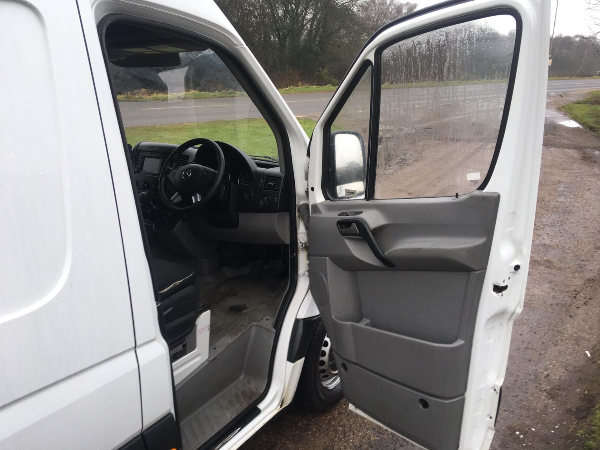 2015/65 REG MERCEDES-BENZ SPRINTER 310 CDI 2.2 DIESEL PANEL VAN, SHOWING 0 FORMER KEEPERS *NO VAT* - Image 12 of 21