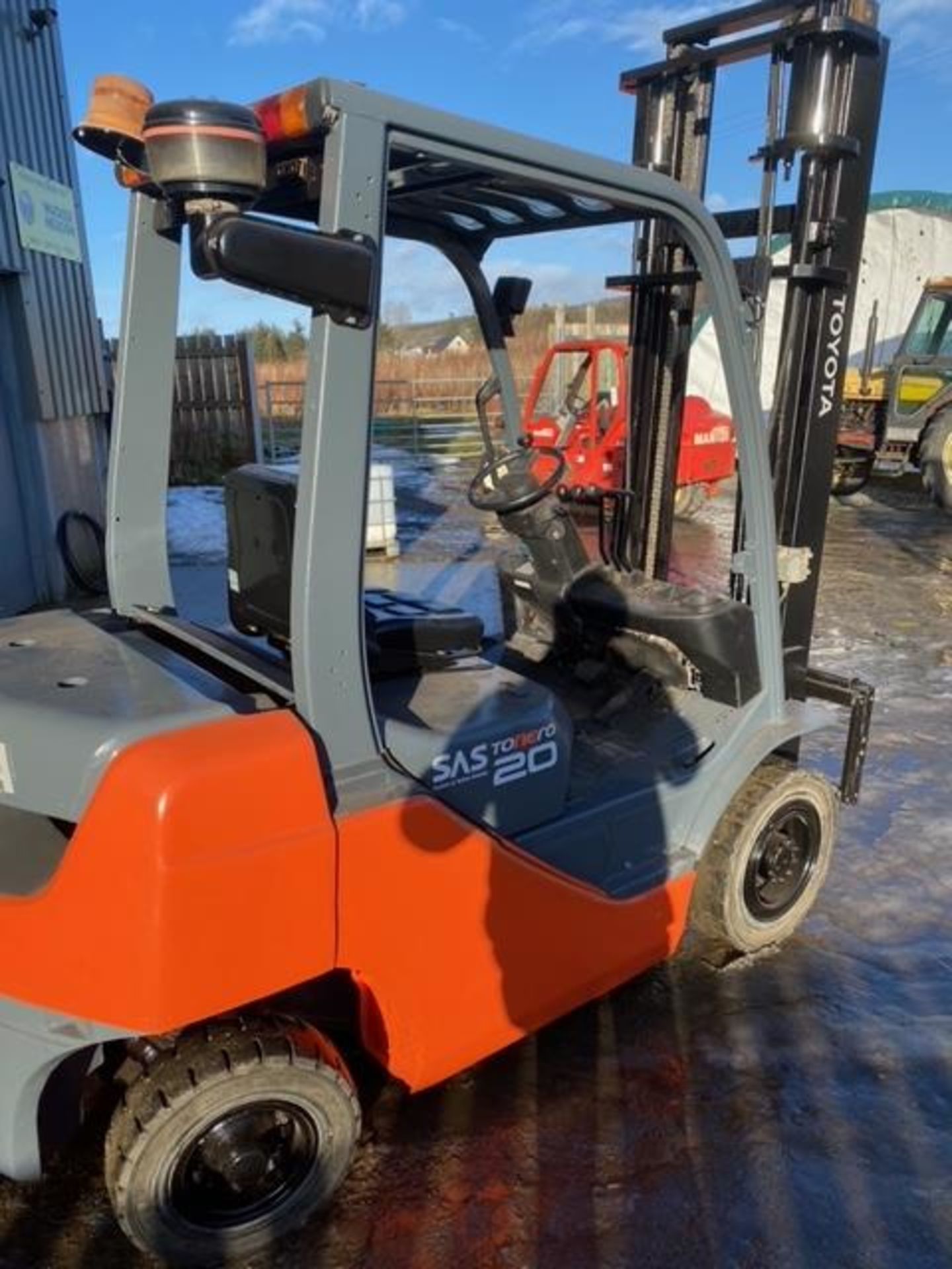 TOYOTA 2 TON DIESEL FORKLIFT, YEAR 2012, VERY TIDY *PLUS VAT* - Image 3 of 4