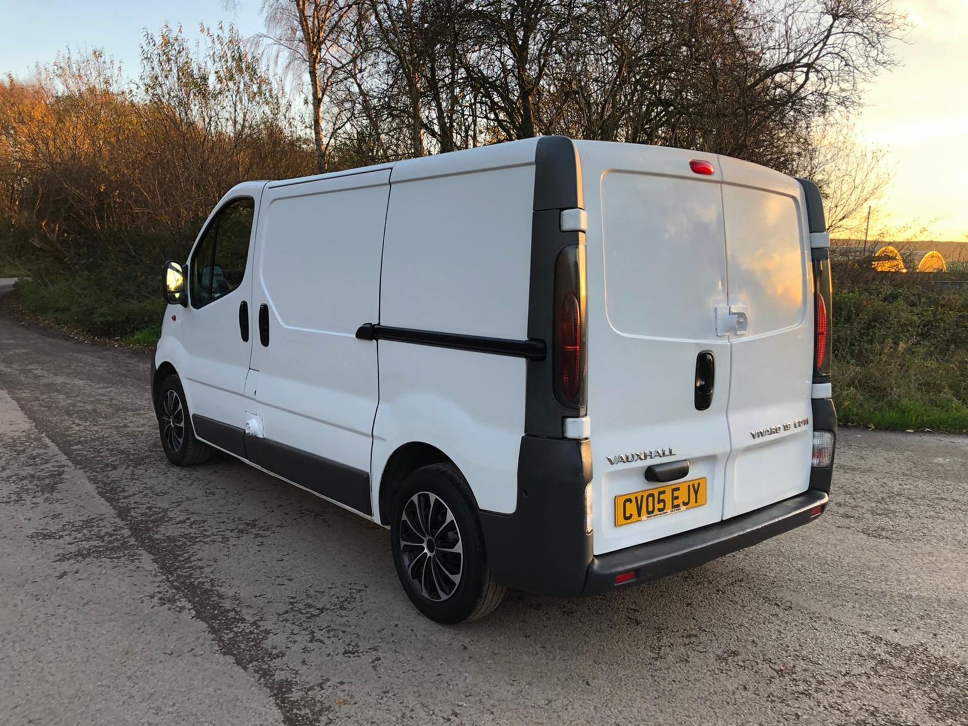 2005/05 REG VAUXHALL VIVARO 2700 DTI SWB 1.9 DIESEL WHITE PANEL VAN *NO VAT* - Image 3 of 10