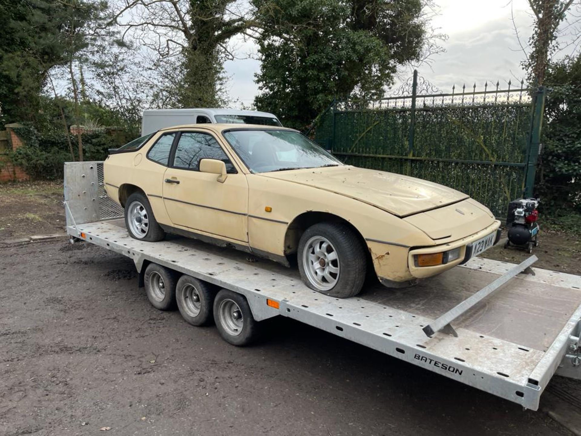 1983/A REG PORSCHE 924 2.0 PETROL BEIGE COUPE, V5 PRESENT *NO VAT*