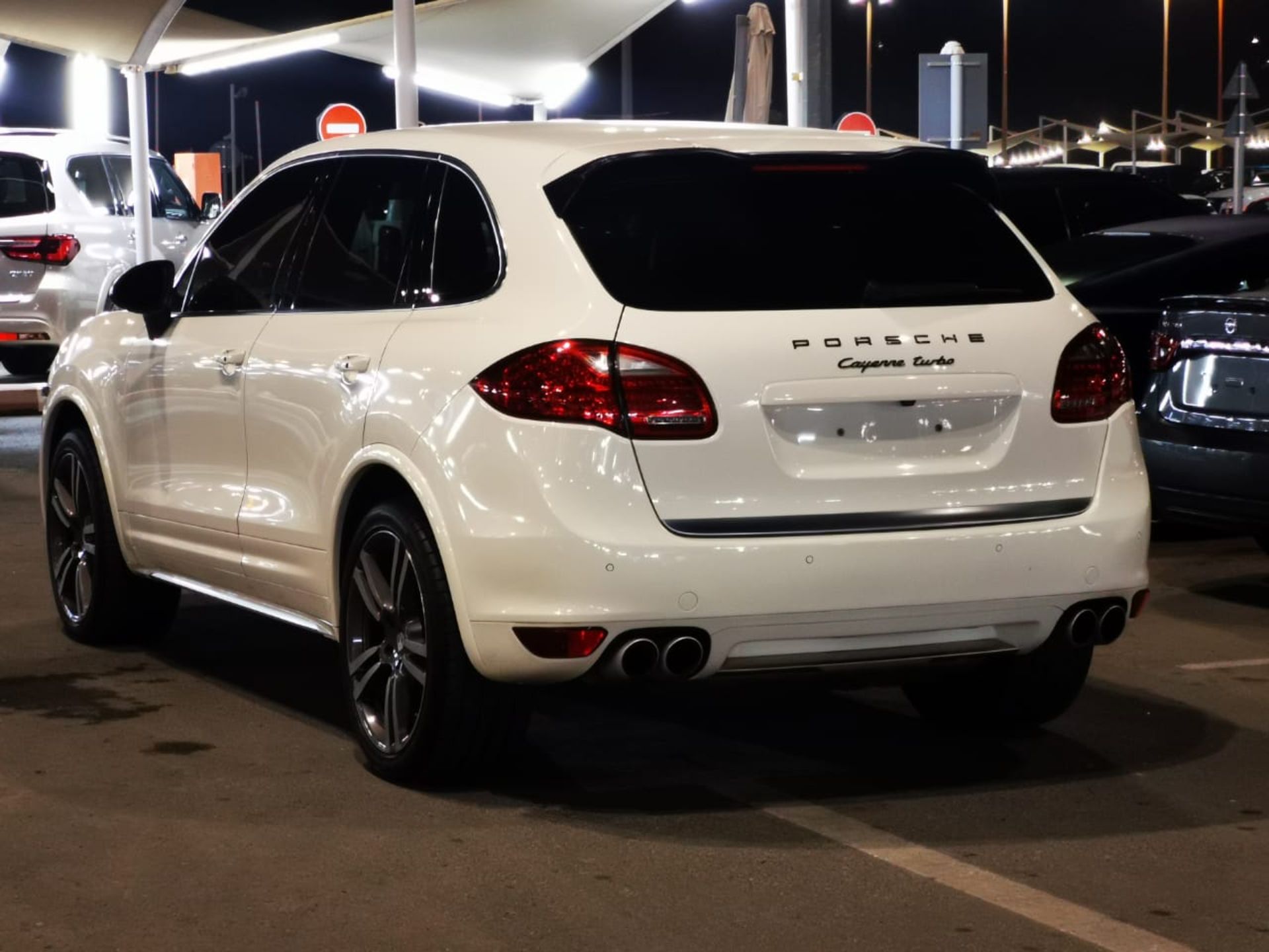 2011 PORSCHE CAYENNE TURBO ALL ORIGINAL 65,000 KM CAN SHIP VAT FREE FOR EXPORT - Image 4 of 9