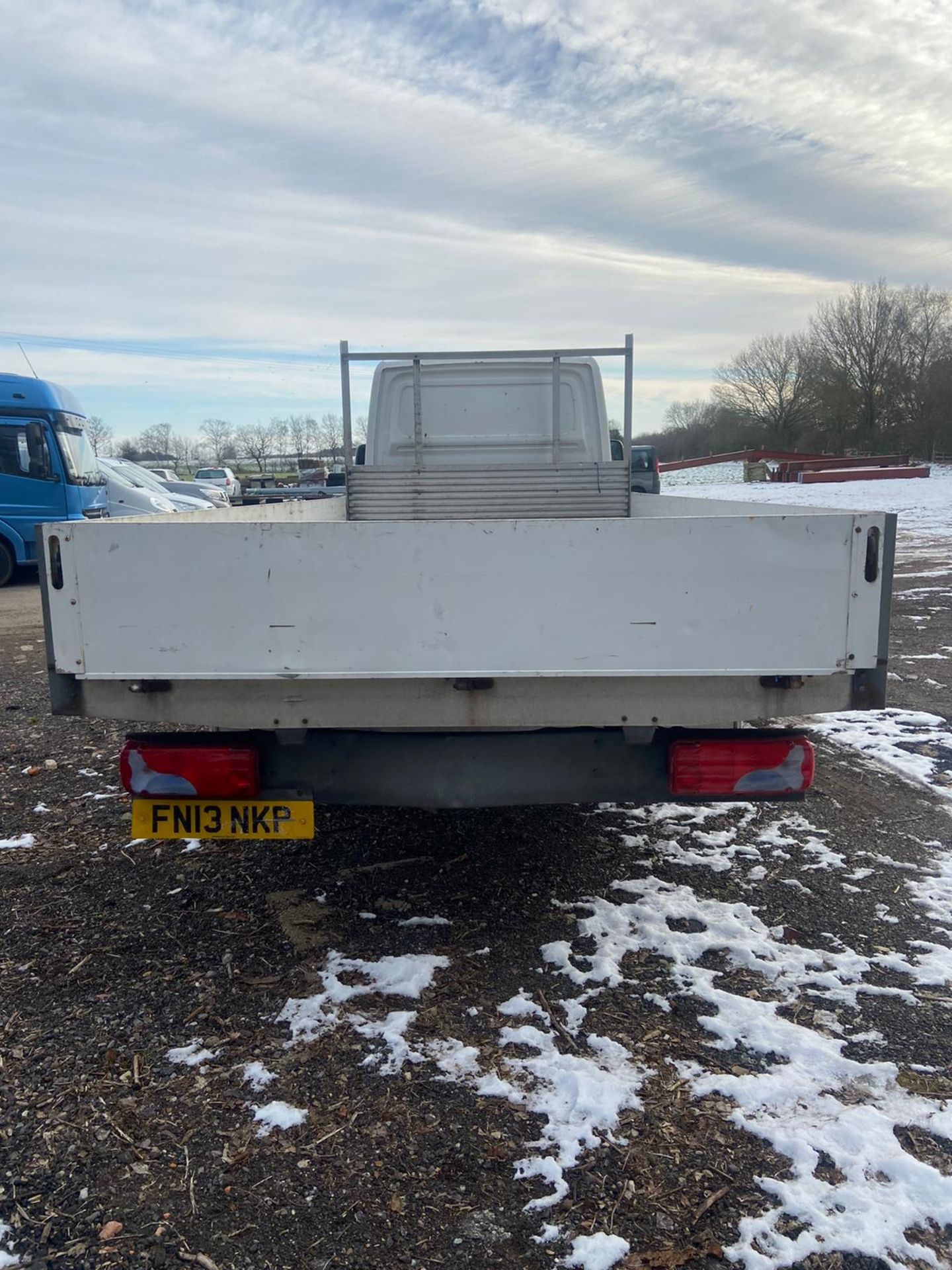 2013/13 REG VOLKSWAGEN CRAFTER CR35 TDI 136 LWB 2.0 DIESEL DROPSIDE LORRY, SHOWING 1 FORMER KEEPER - Image 5 of 9