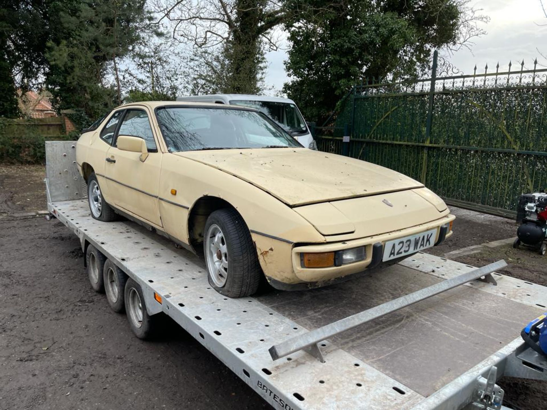 1983/A REG PORSCHE 924 2.0 PETROL BEIGE COUPE, V5 PRESENT *NO VAT* - Image 3 of 3