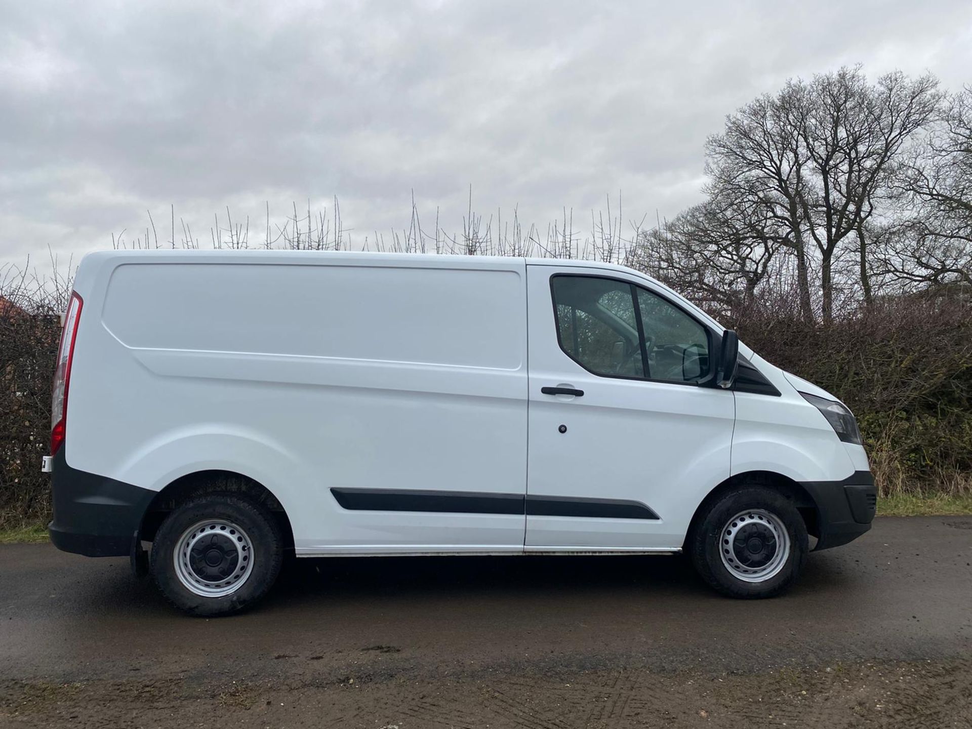 2014/14 REG FORD TRANSIT CUSTOM 290 ECO-TECH 2.2 DIESEL WHITE PANEL VAN, SHOWING 2 FORMER KEEPERS - Image 7 of 10