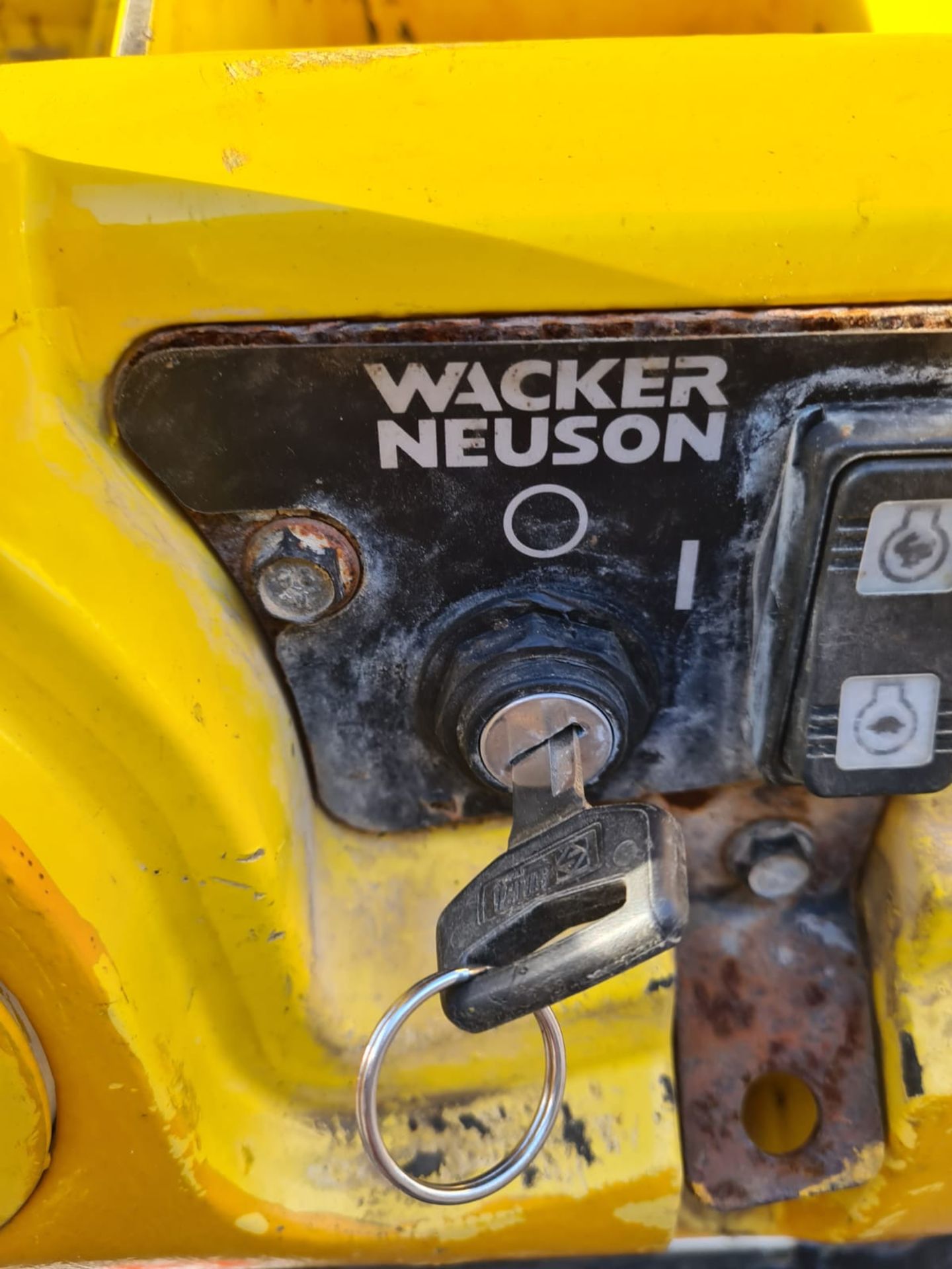 WACKER NEUSON TWIN VIBRATING ROLLER FULL WORKING ORDER 204 HOURS, YEAR 2014 *PLUS VAT* - Image 8 of 9